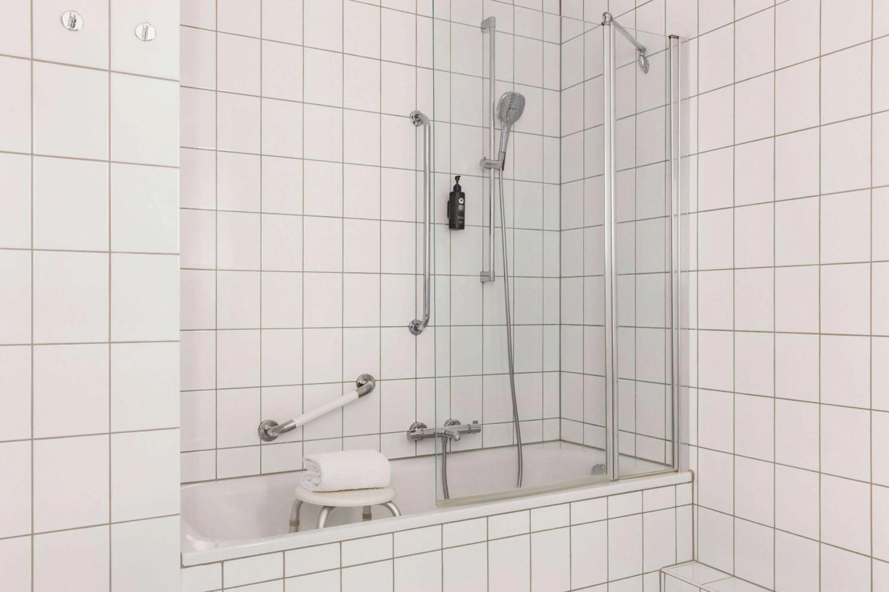 Shower in Vienna House Easy by Wyndham Limburg