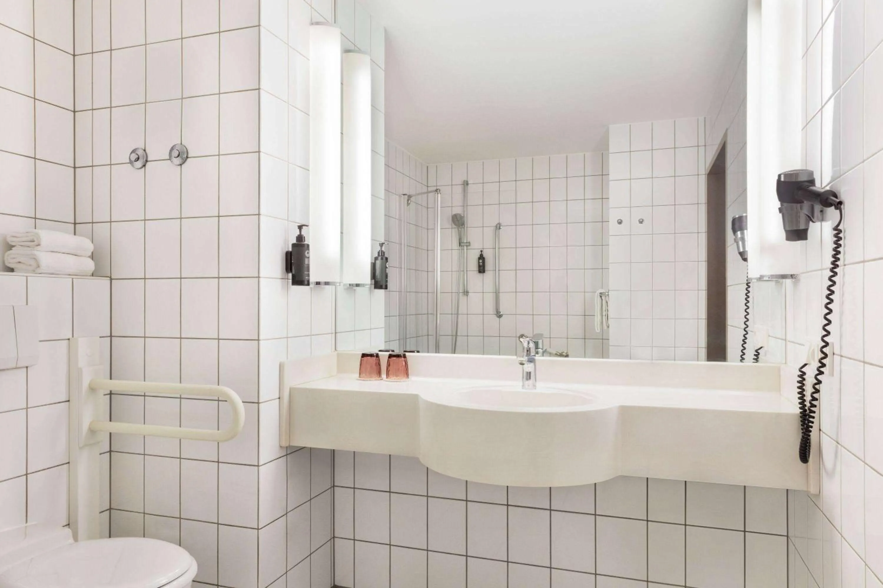 Shower in Vienna House Easy by Wyndham Limburg