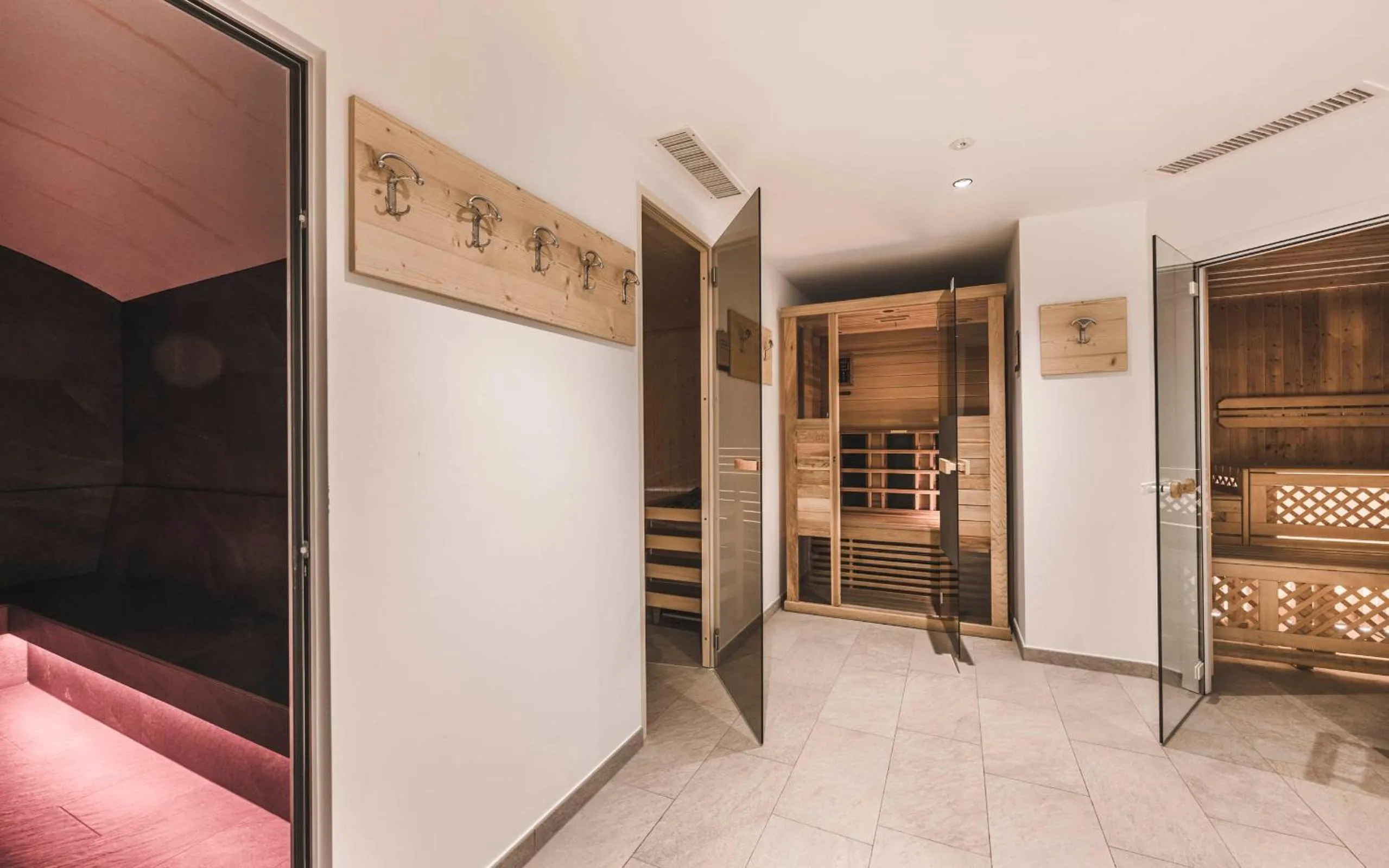 Sauna, Bed in Hotel Schölzhorn Superior