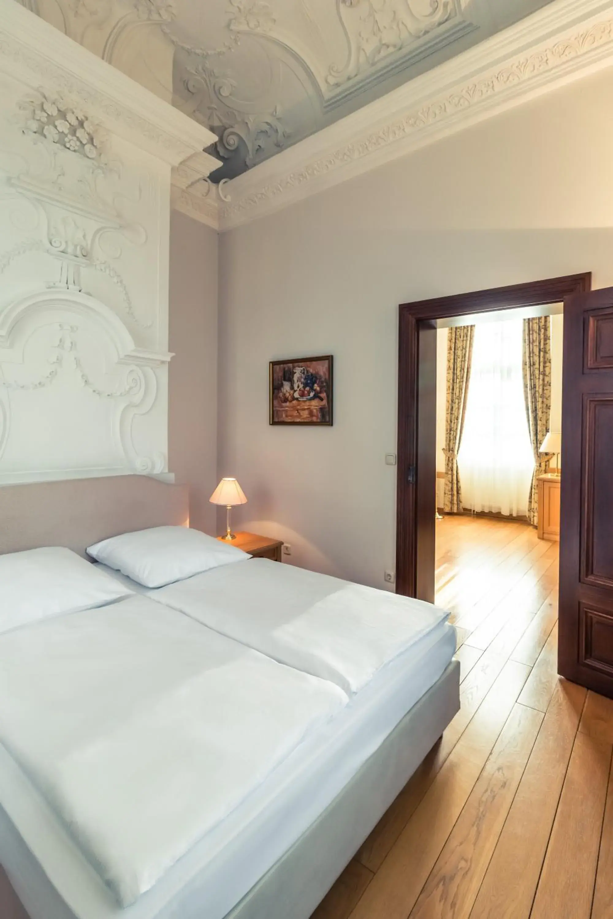 Bedroom, Bed in Hotel Schloss Neustadt-Glewe Bedroom, Bed in Hotel Schloss Neustadt-Glewe