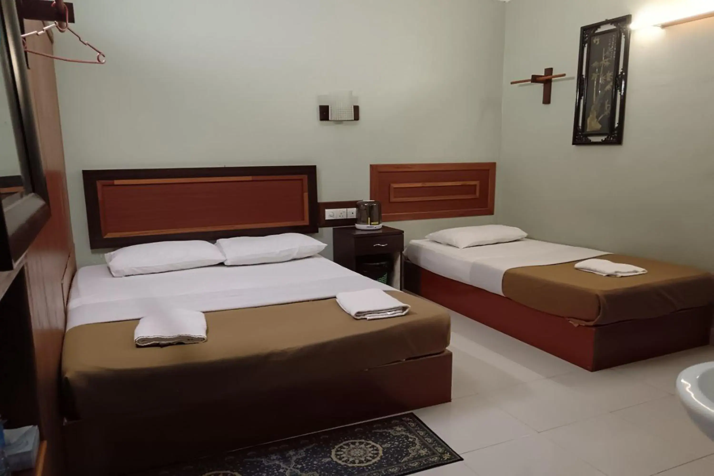 Bedroom, Bed in Fins Hotel, Alor Setar Bedroom, Bed in Fins Hotel, Alor Setar