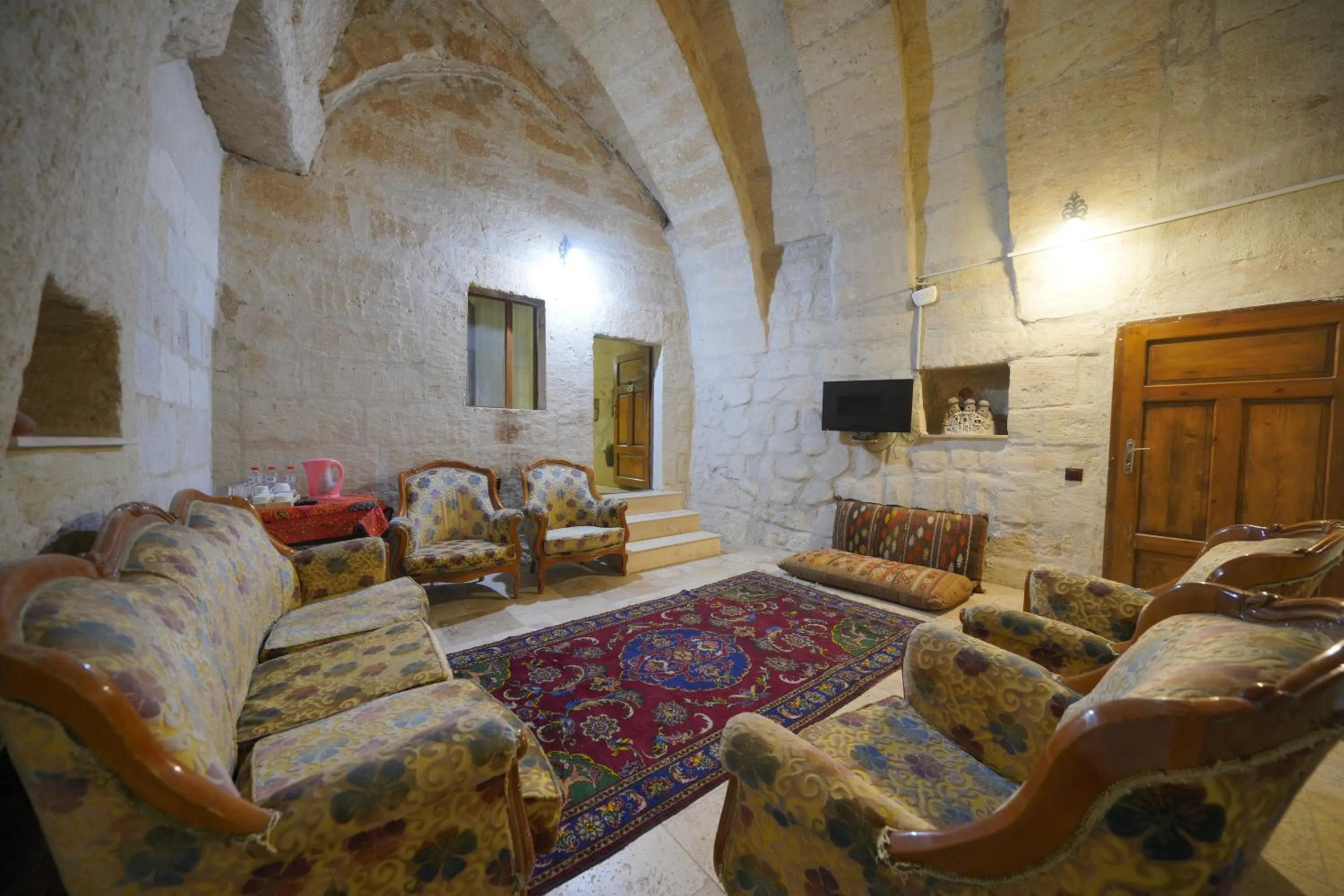 TV and multimedia in View Cave Hotel