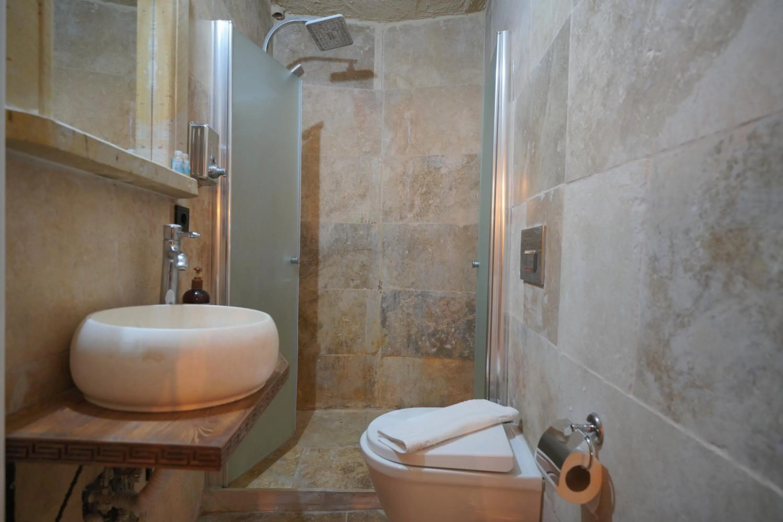 Shower in View Cave Hotel