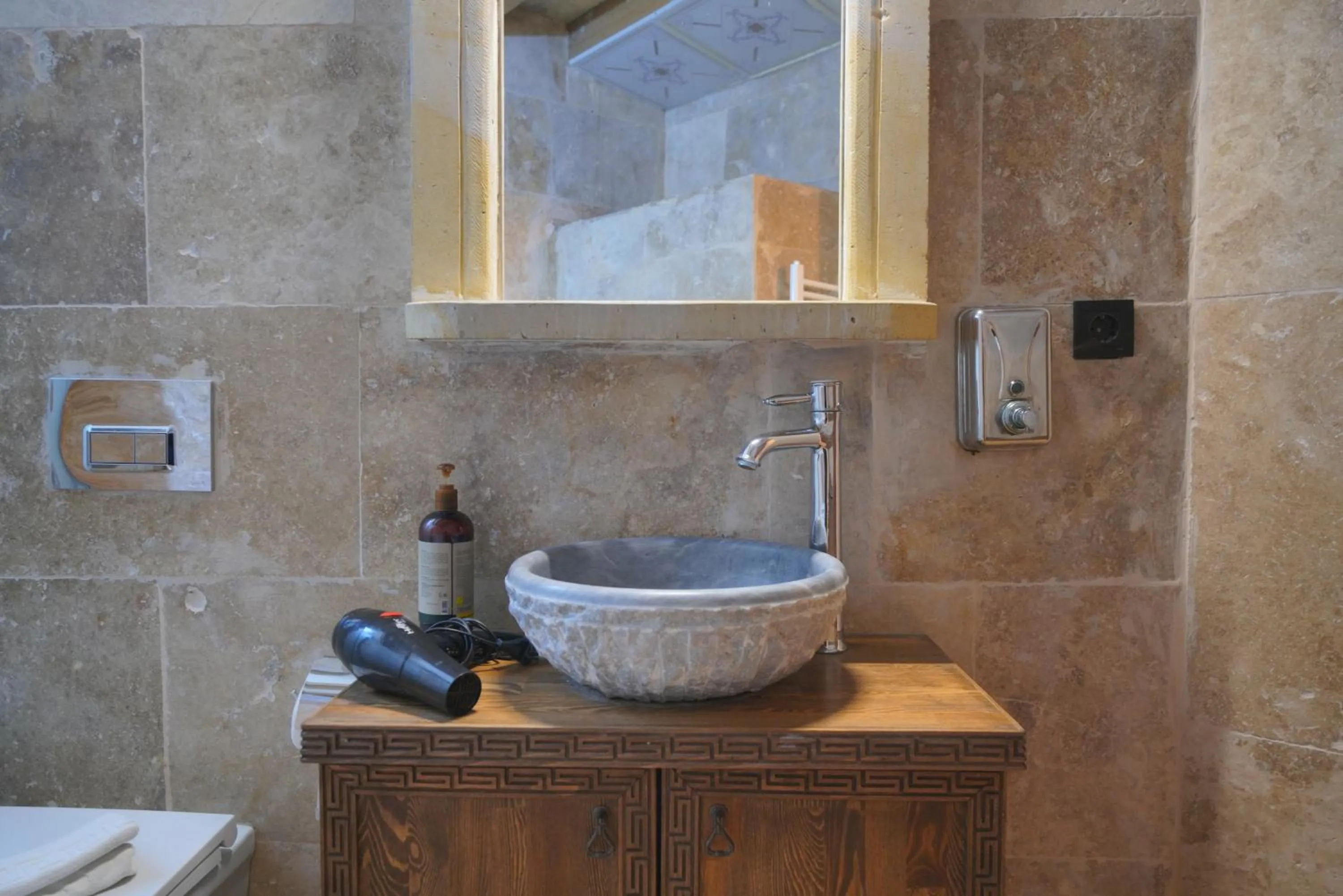 Bathroom in View Cave Hotel