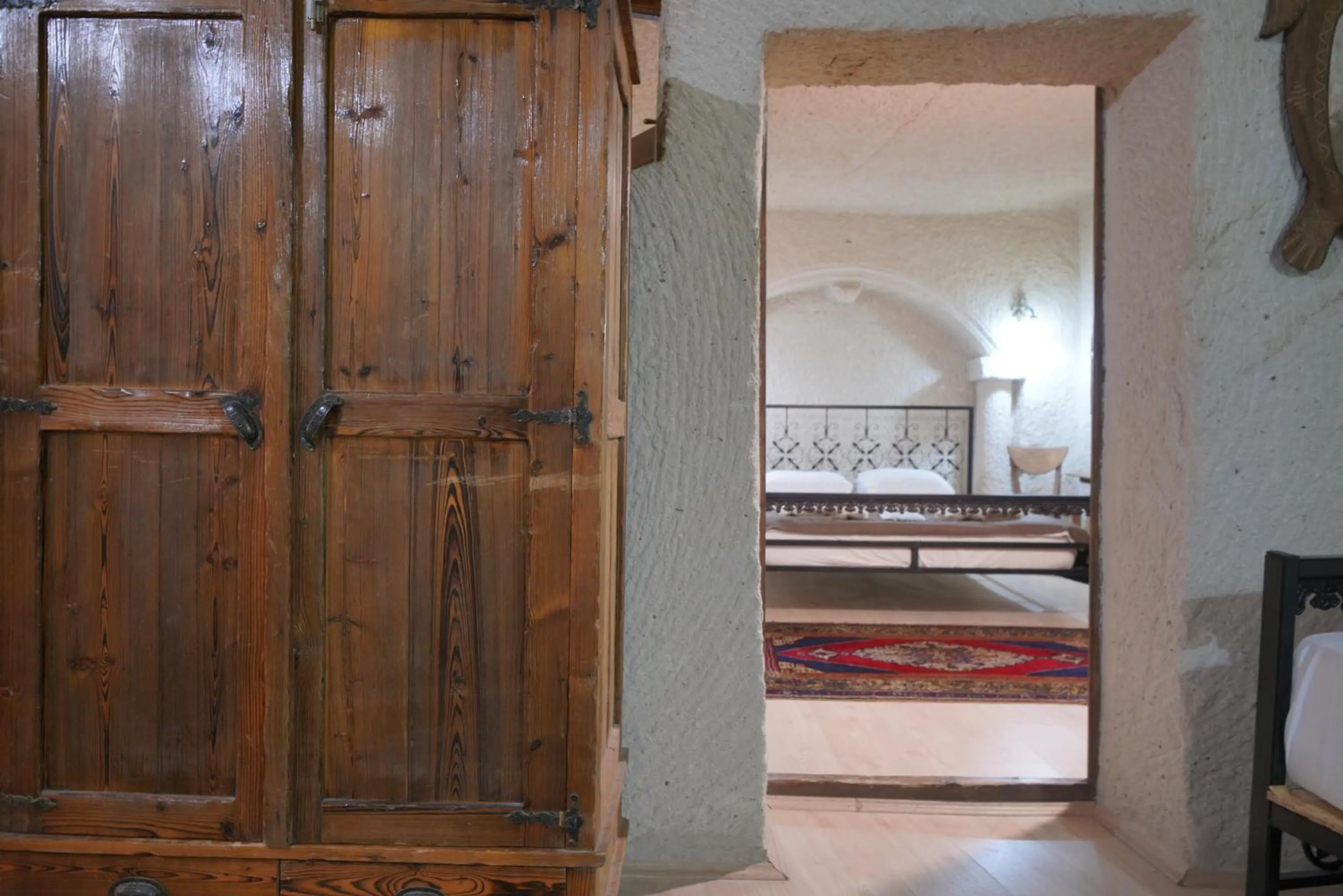 wardrobe in View Cave Hotel
