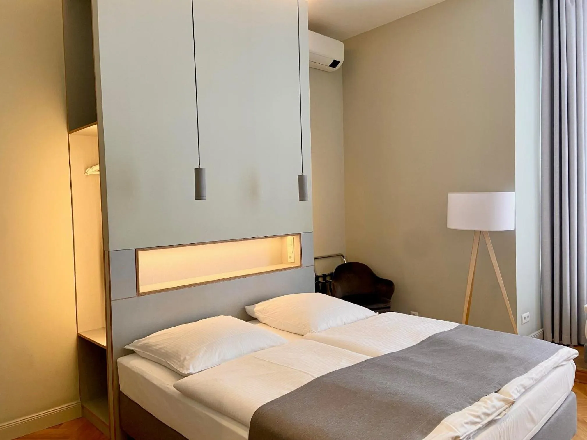 Photo of the whole room, Bed in Hotel 38