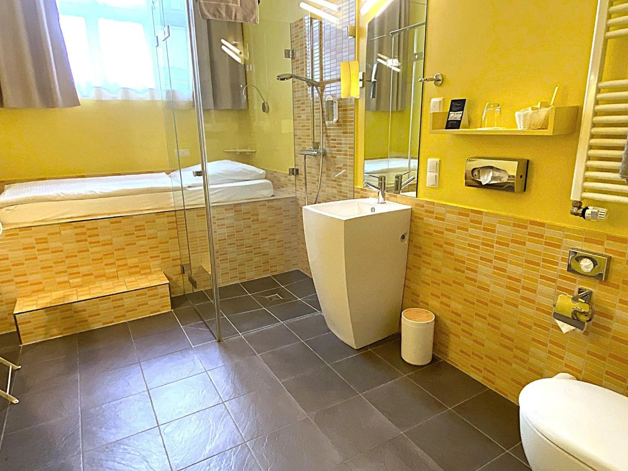 Photo of the whole room in Hotel 38