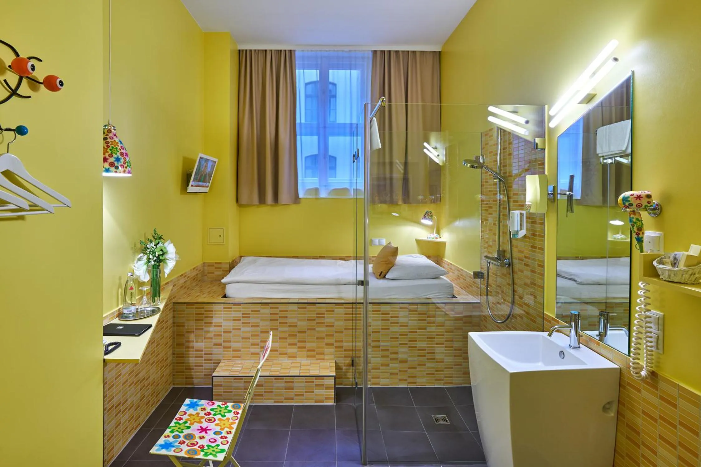 Photo of the whole room, Bed in Hotel 38