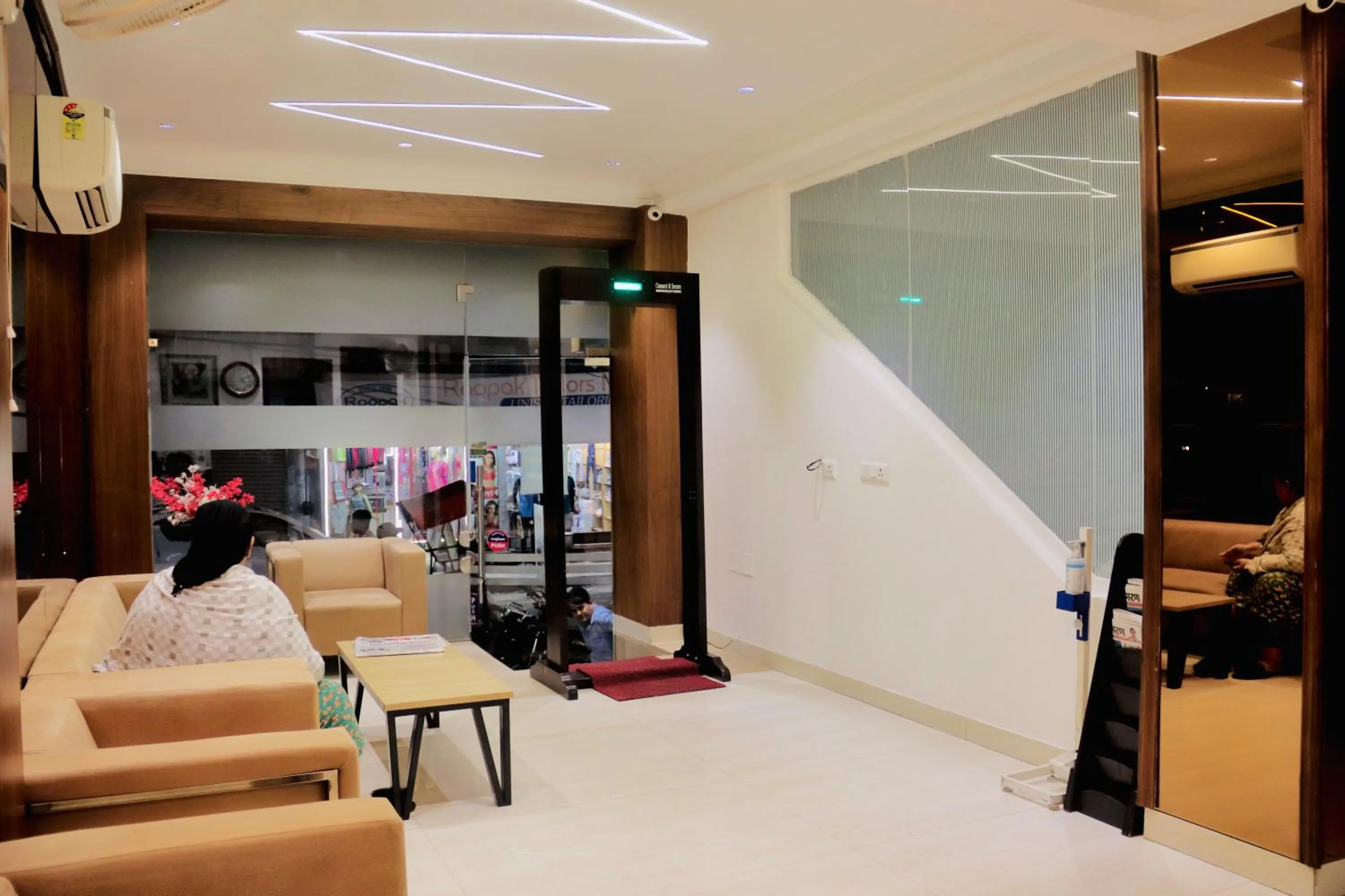 Facade/entrance in Hotel Magic Tree Karol Bagh Metro Station New Delhi