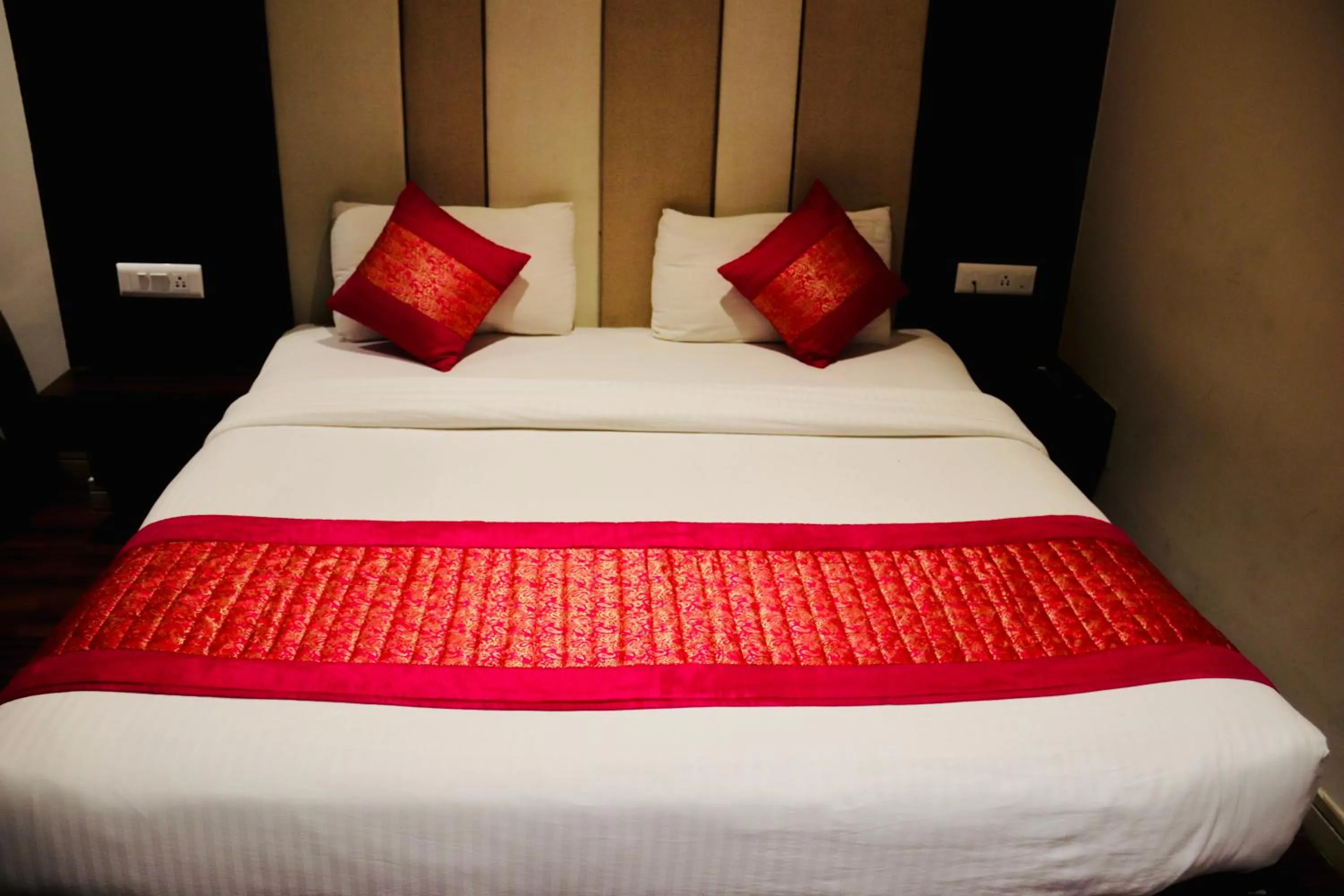 Bedroom, Bed in Hotel Magic Tree Karol Bagh Metro Station New Delhi