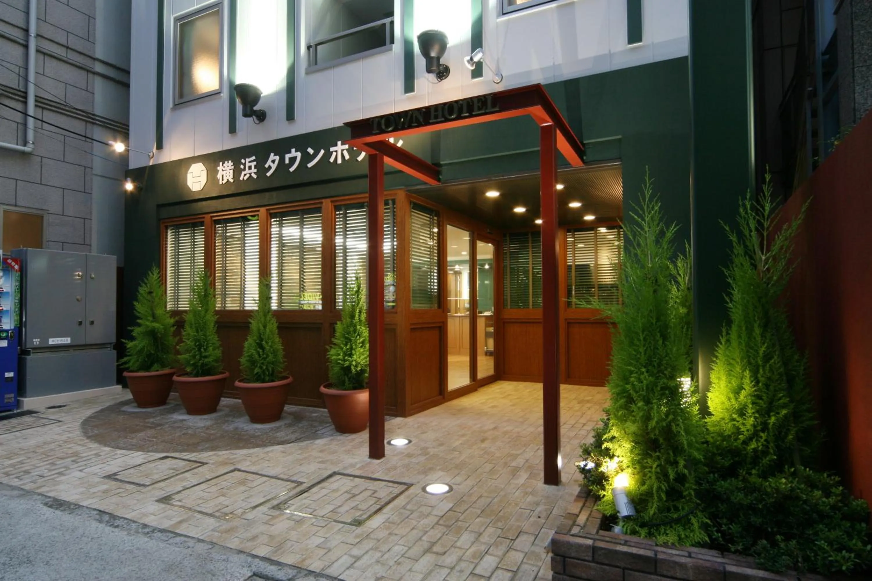 Facade/entrance in Yokohama Town Hotel