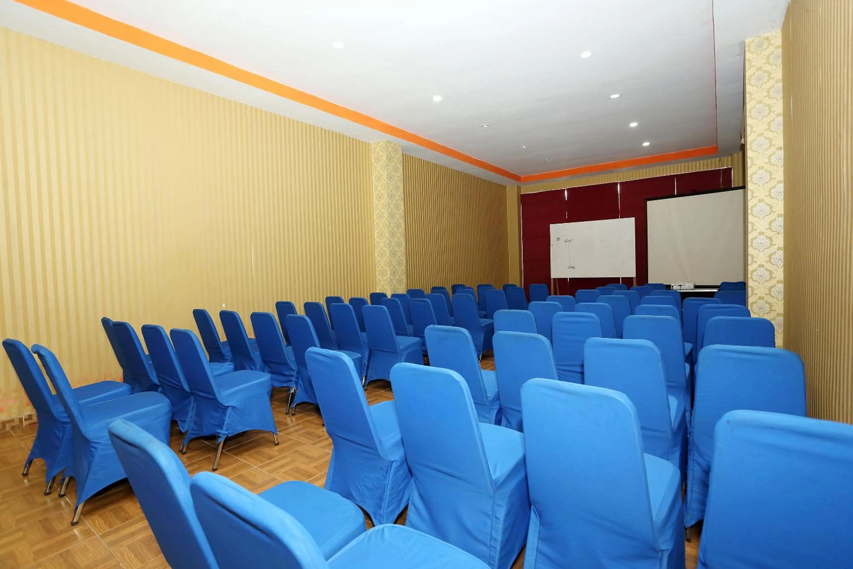 Meeting/conference room in Sans Hotel City Inn Palangkaraya