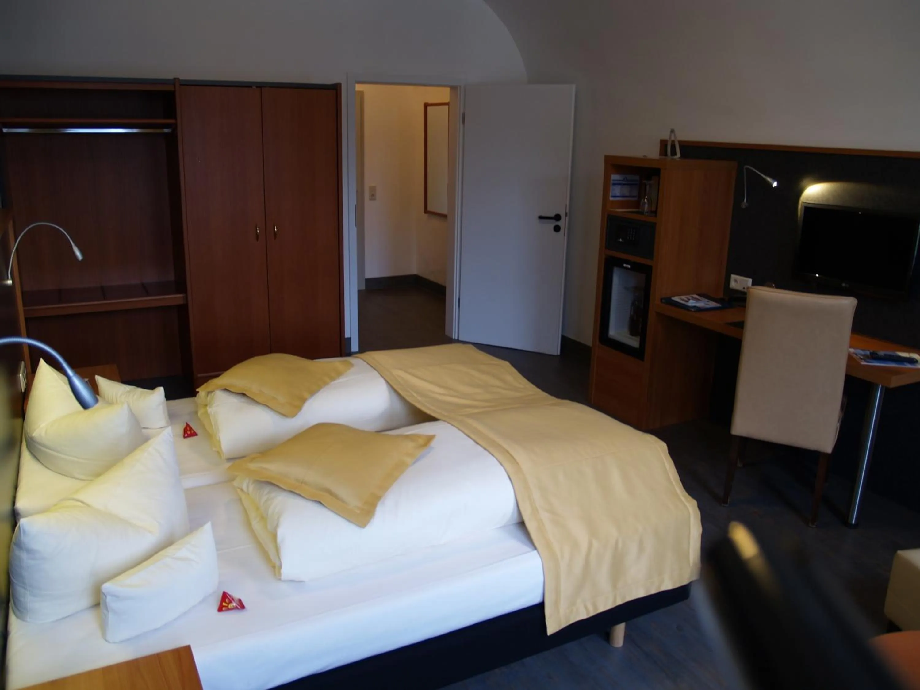 Photo of the whole room, Bed in Hotel Goldene Krone