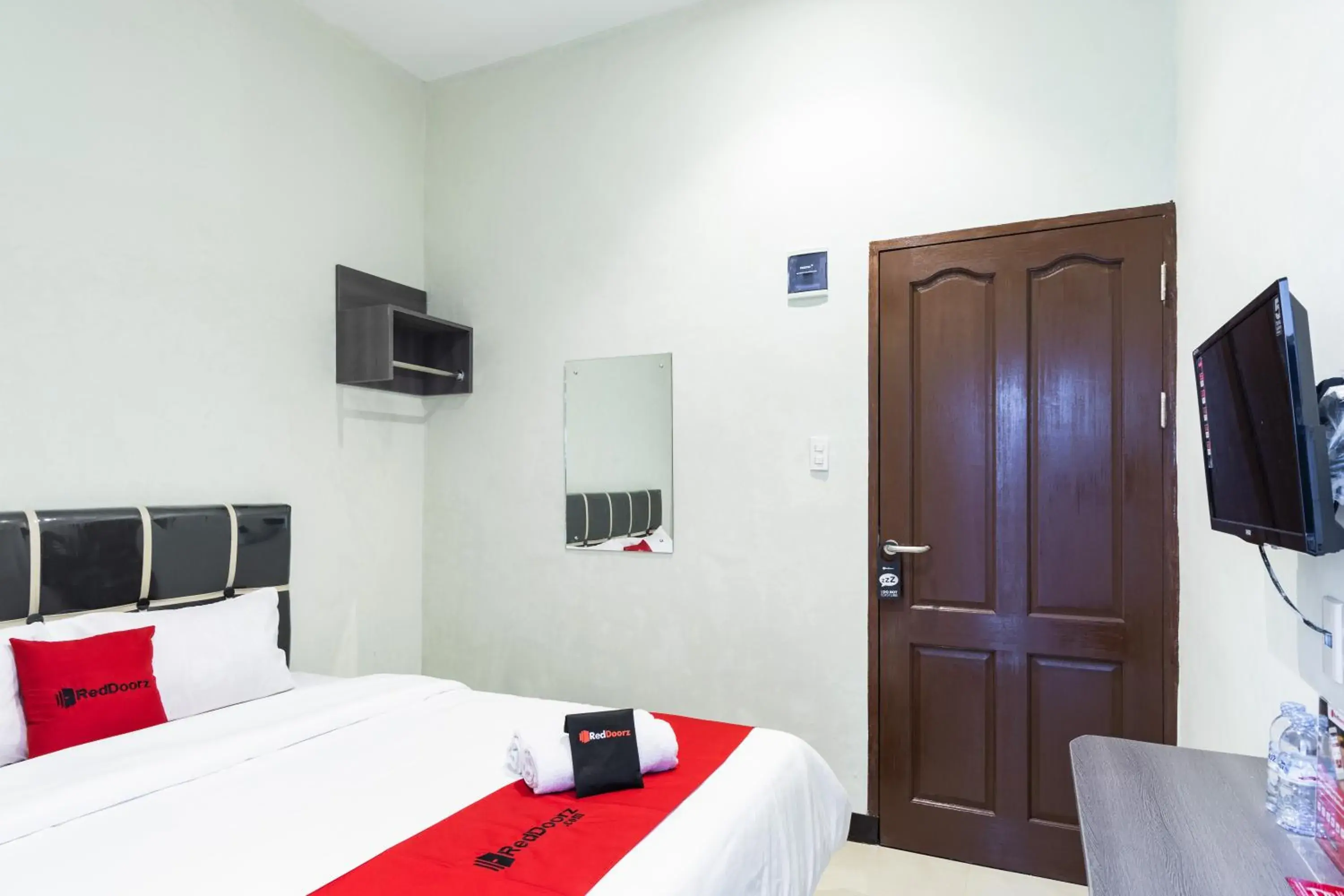Bed in RedDoorz near Medan Amplas Bed in RedDoorz near Medan Amplas