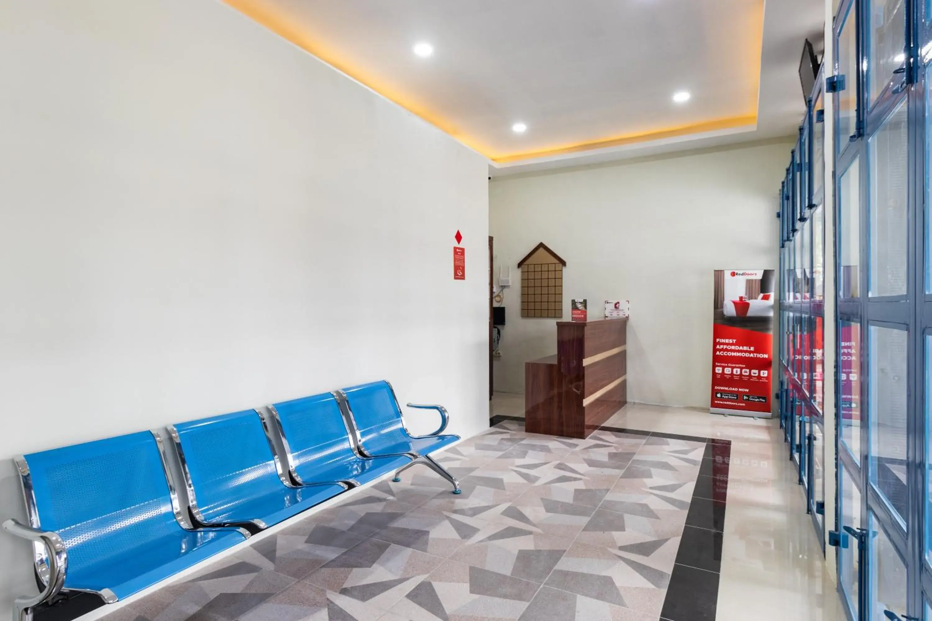 Facade/entrance in RedDoorz near Medan Amplas Facade/entrance in RedDoorz near Medan Amplas