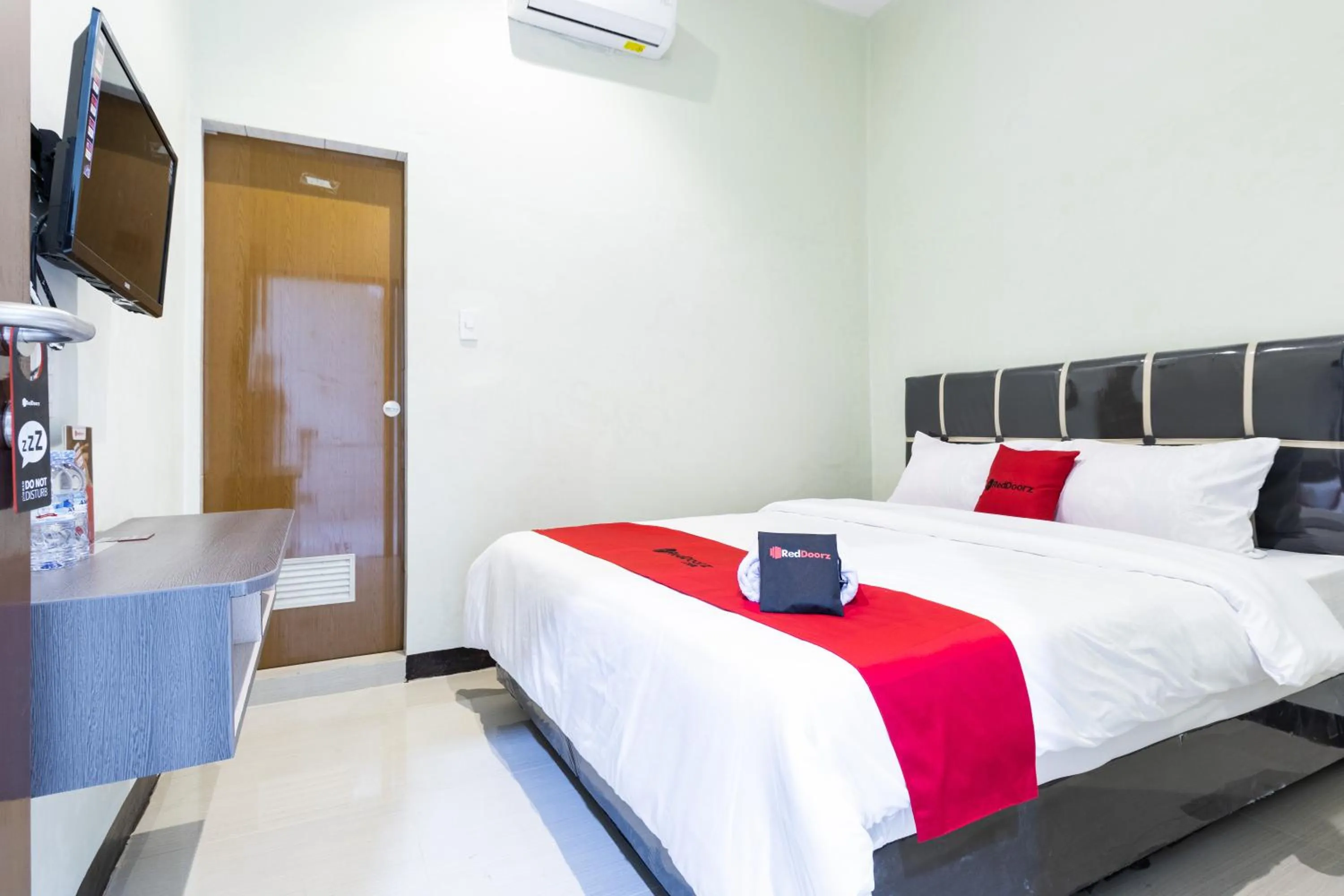 Bed in RedDoorz near Medan Amplas