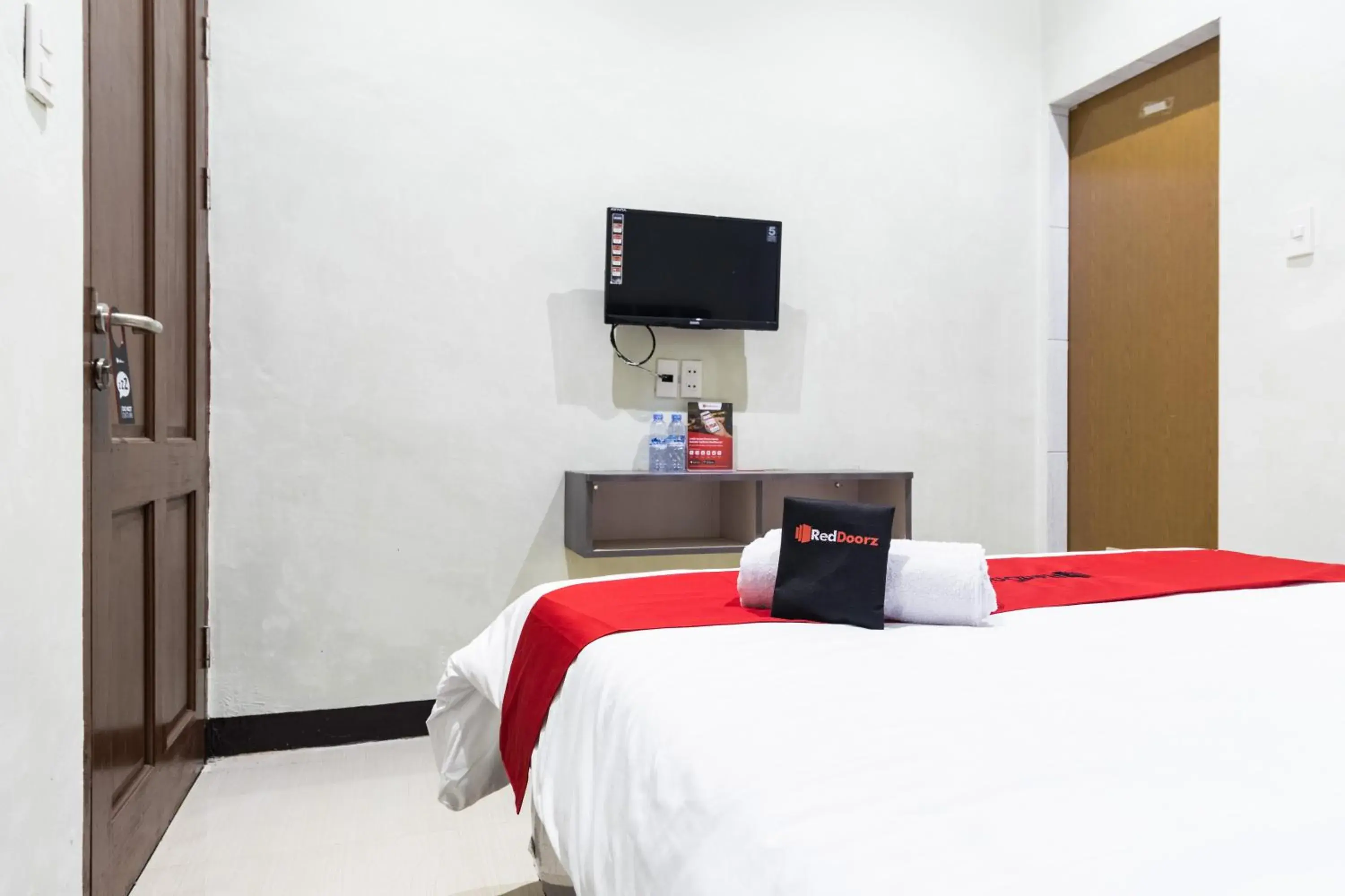 Bed in RedDoorz near Medan Amplas Bed in RedDoorz near Medan Amplas