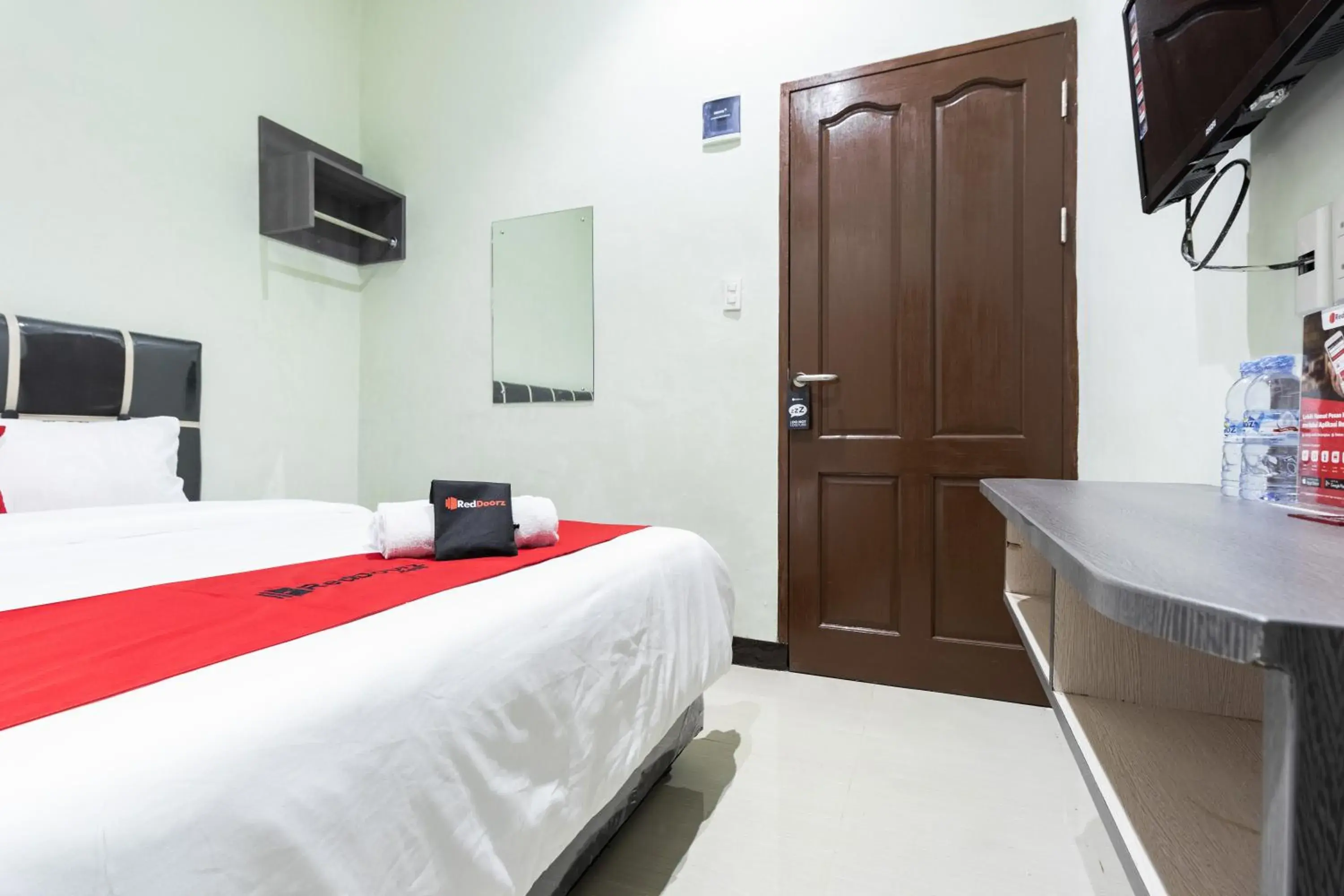 Bed in RedDoorz near Medan Amplas Bed in RedDoorz near Medan Amplas