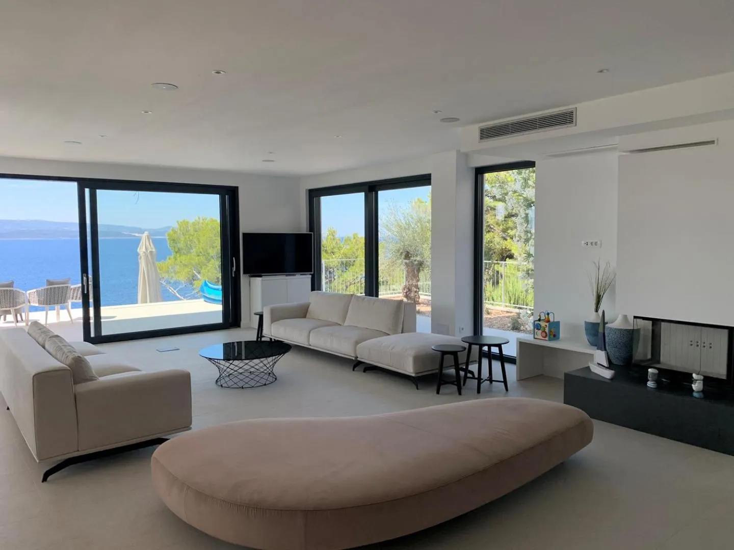 Villa Colomba a luxury villa in Brela, seafront