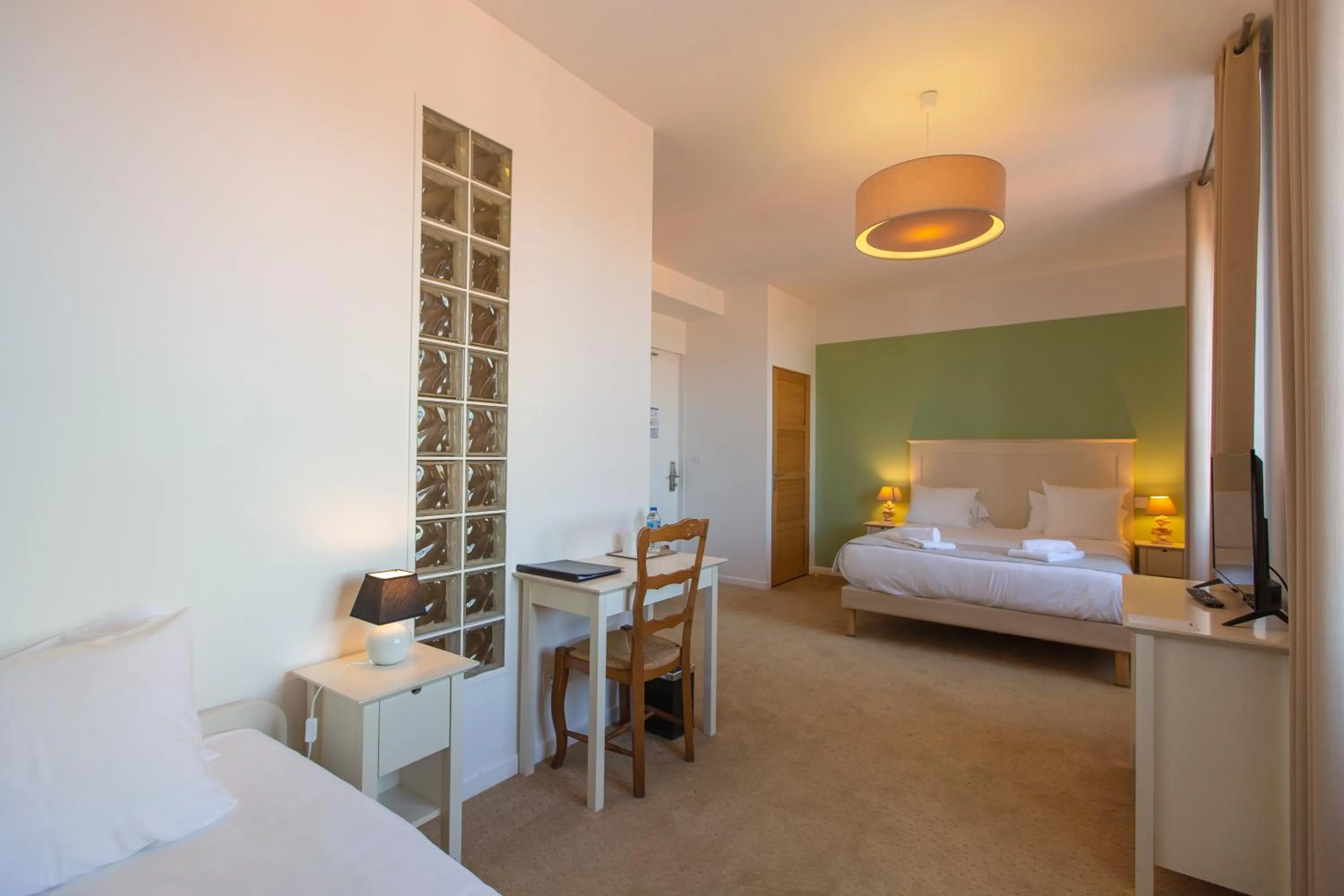 Photo of the whole room, Bed in Hôtel de la Plage - Ronce-les-bains