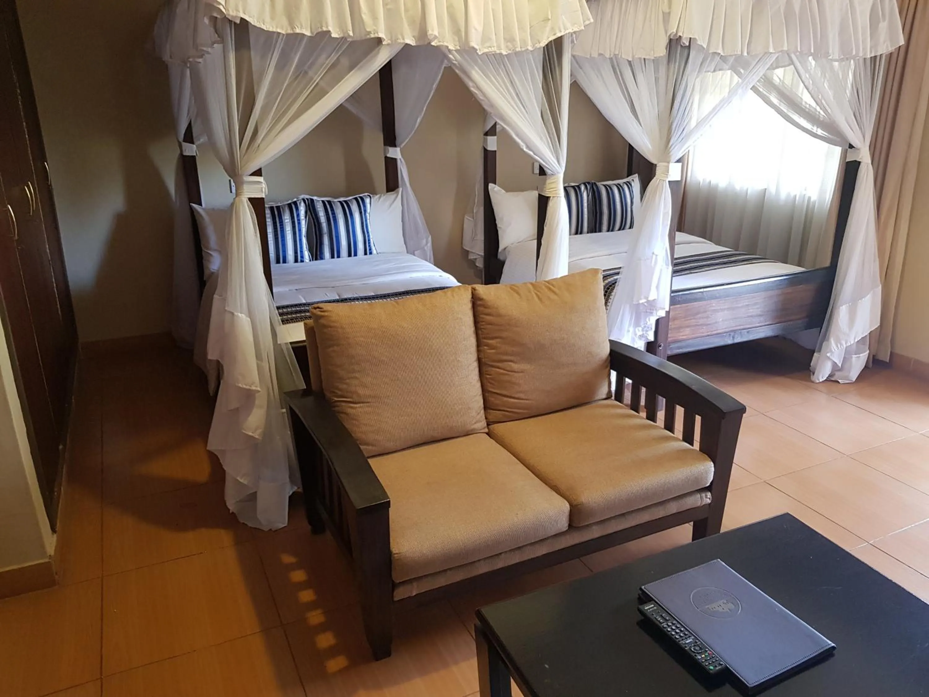 Photo of the whole room in Margarita House