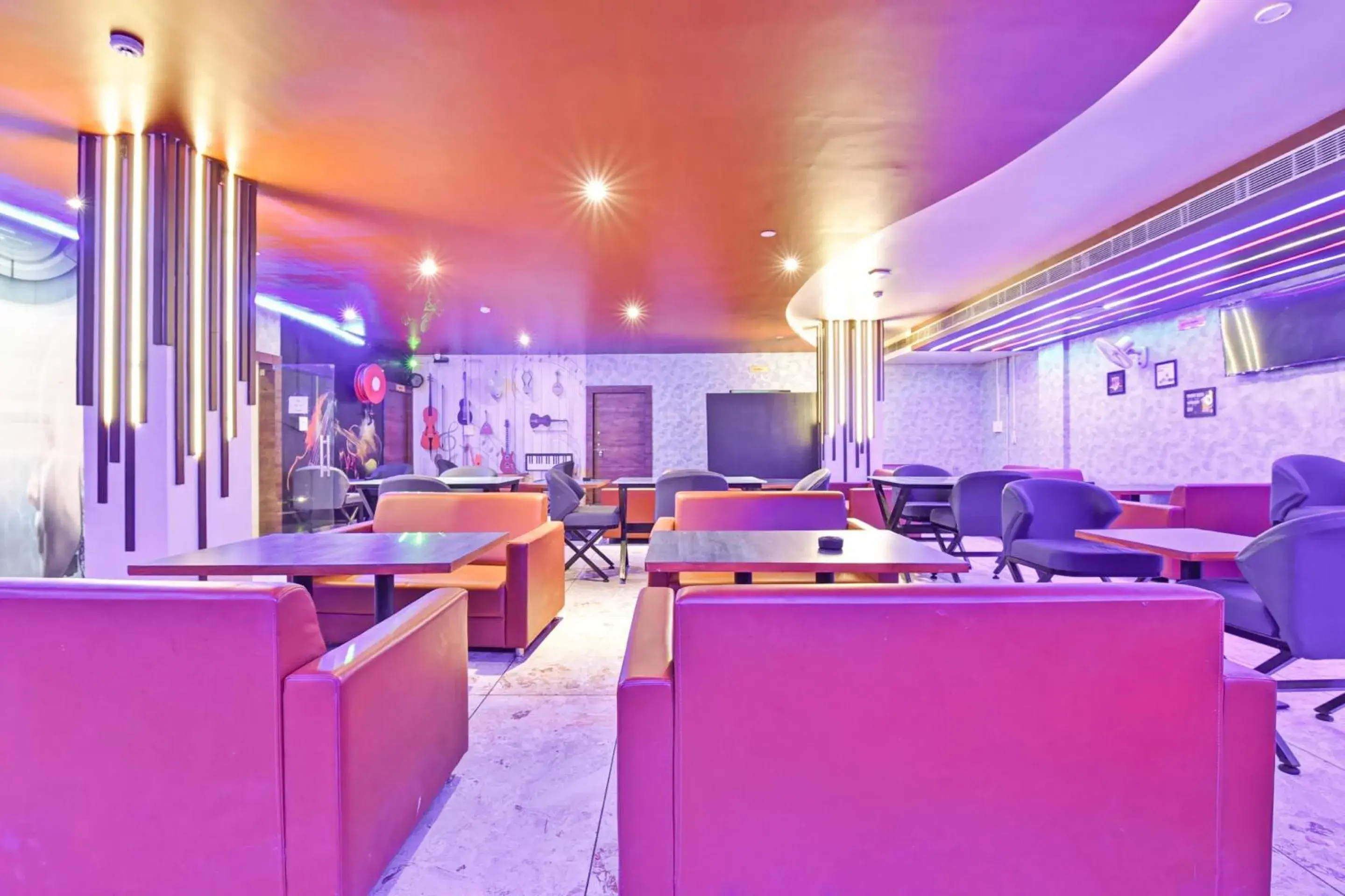 Restaurant/places to eat in Hotel Shakun Palace Restaurant/places to eat in Hotel Shakun Palace