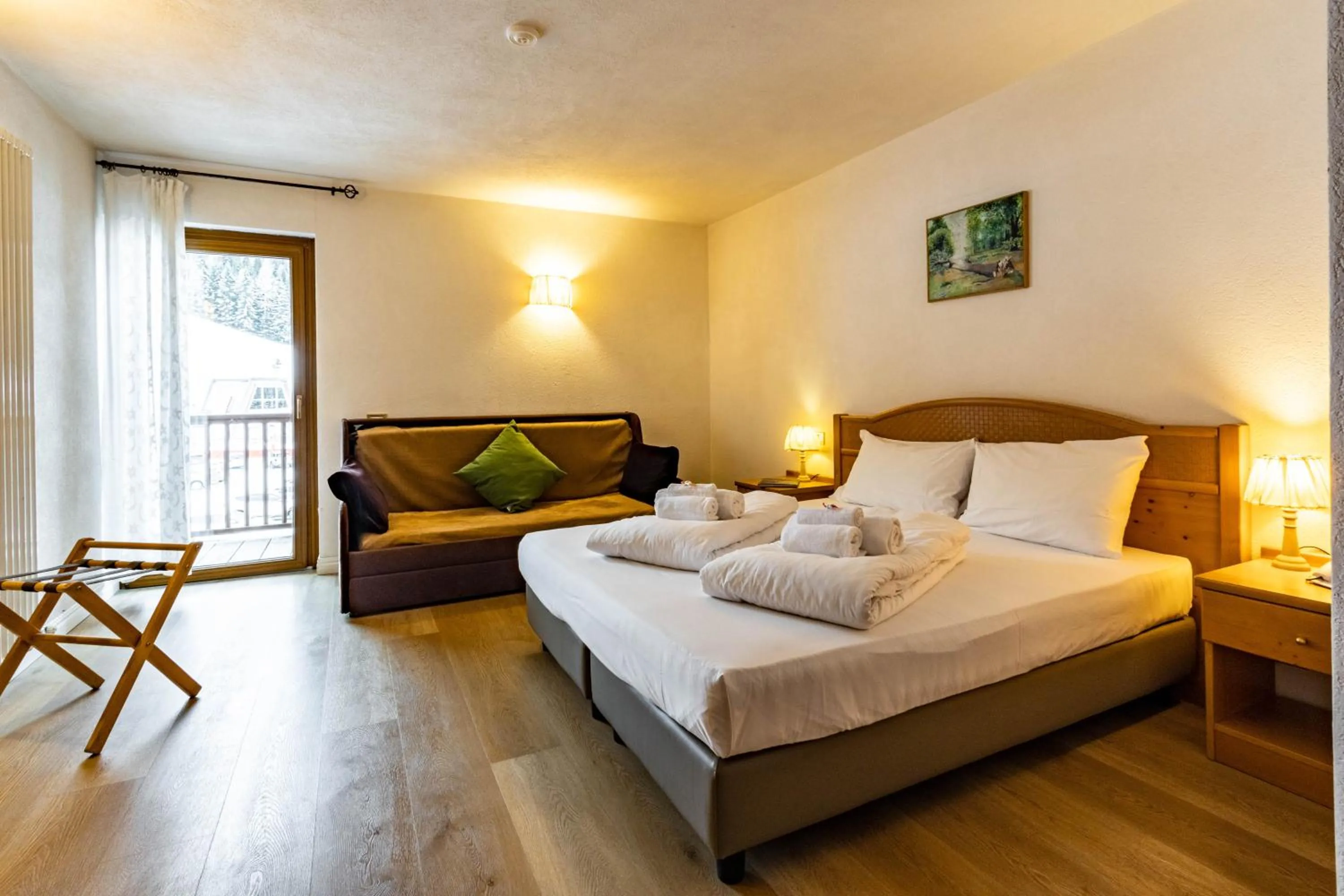 Bedroom, Bed in Hotel Grizzly "Ski-in Ski-out"