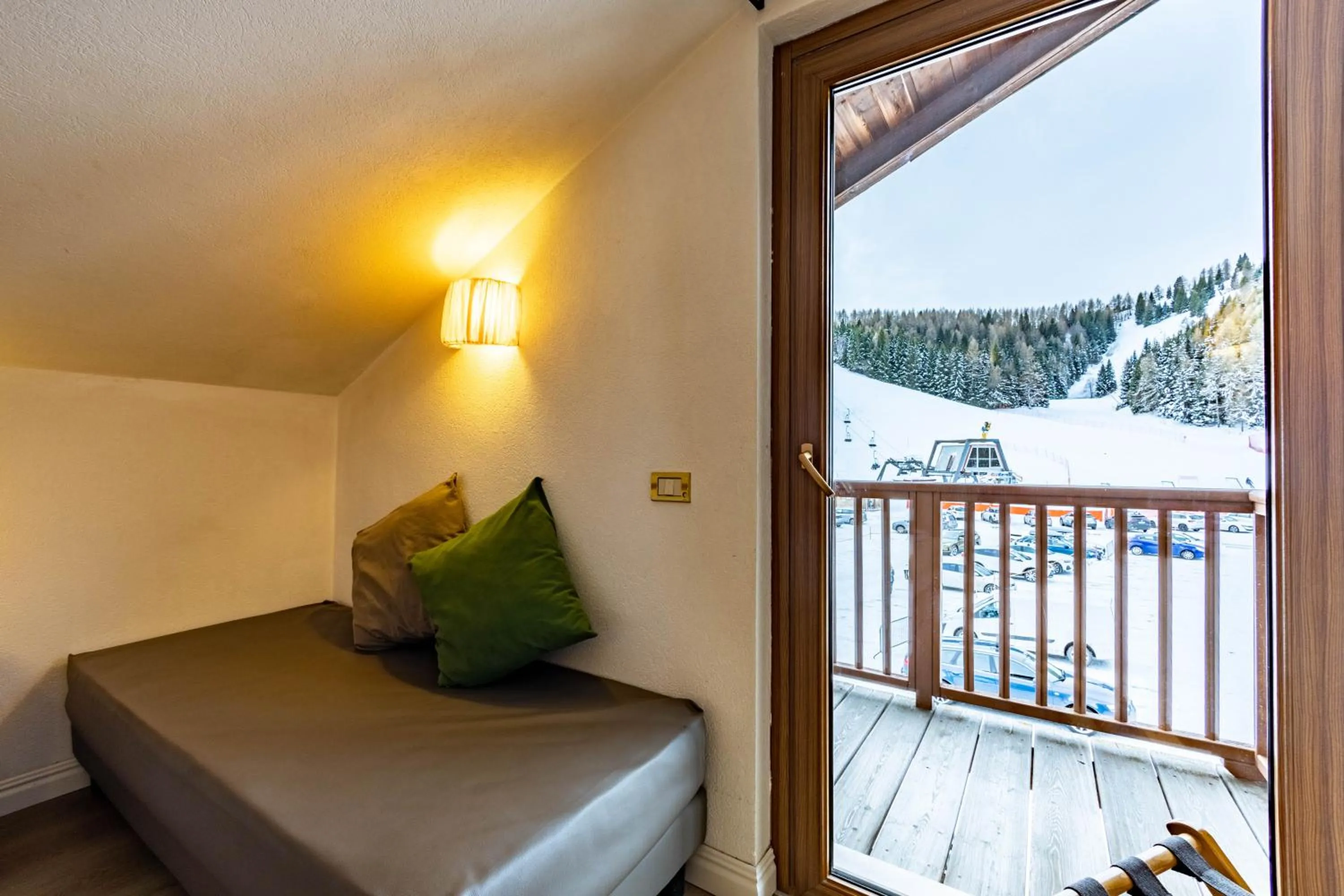 Bedroom, Bed in Hotel Grizzly "Ski-in Ski-out"