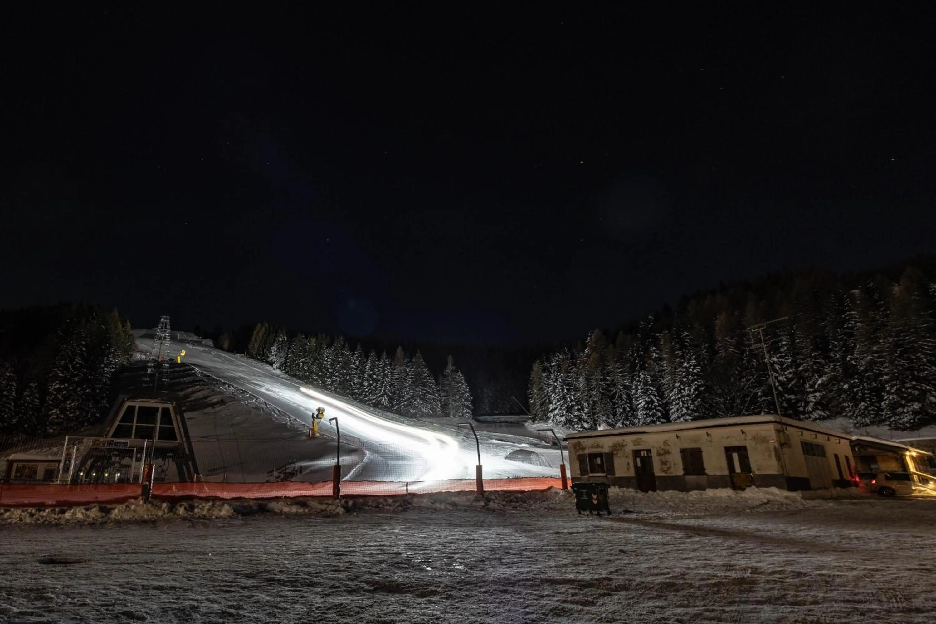 Skiing in Hotel Grizzly "Ski-in Ski-out"