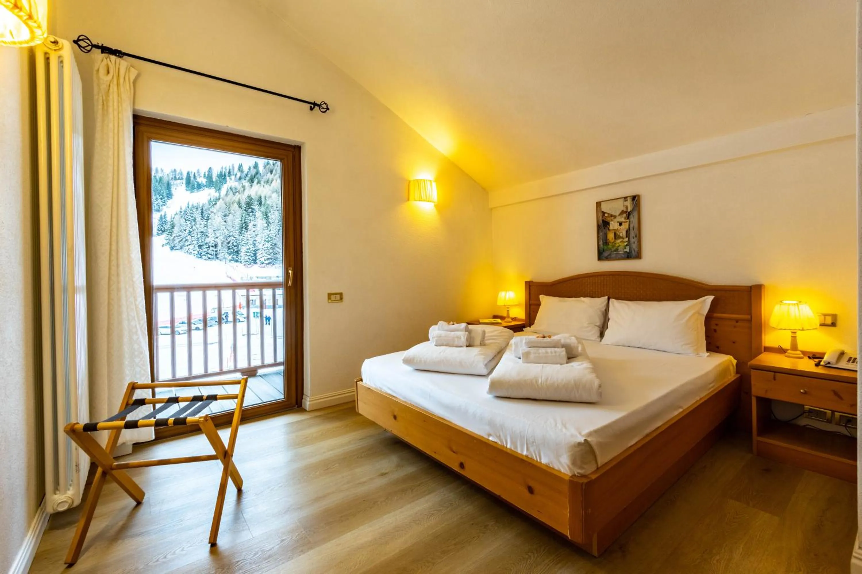 Bedroom, Bed in Hotel Grizzly "Ski-in Ski-out"