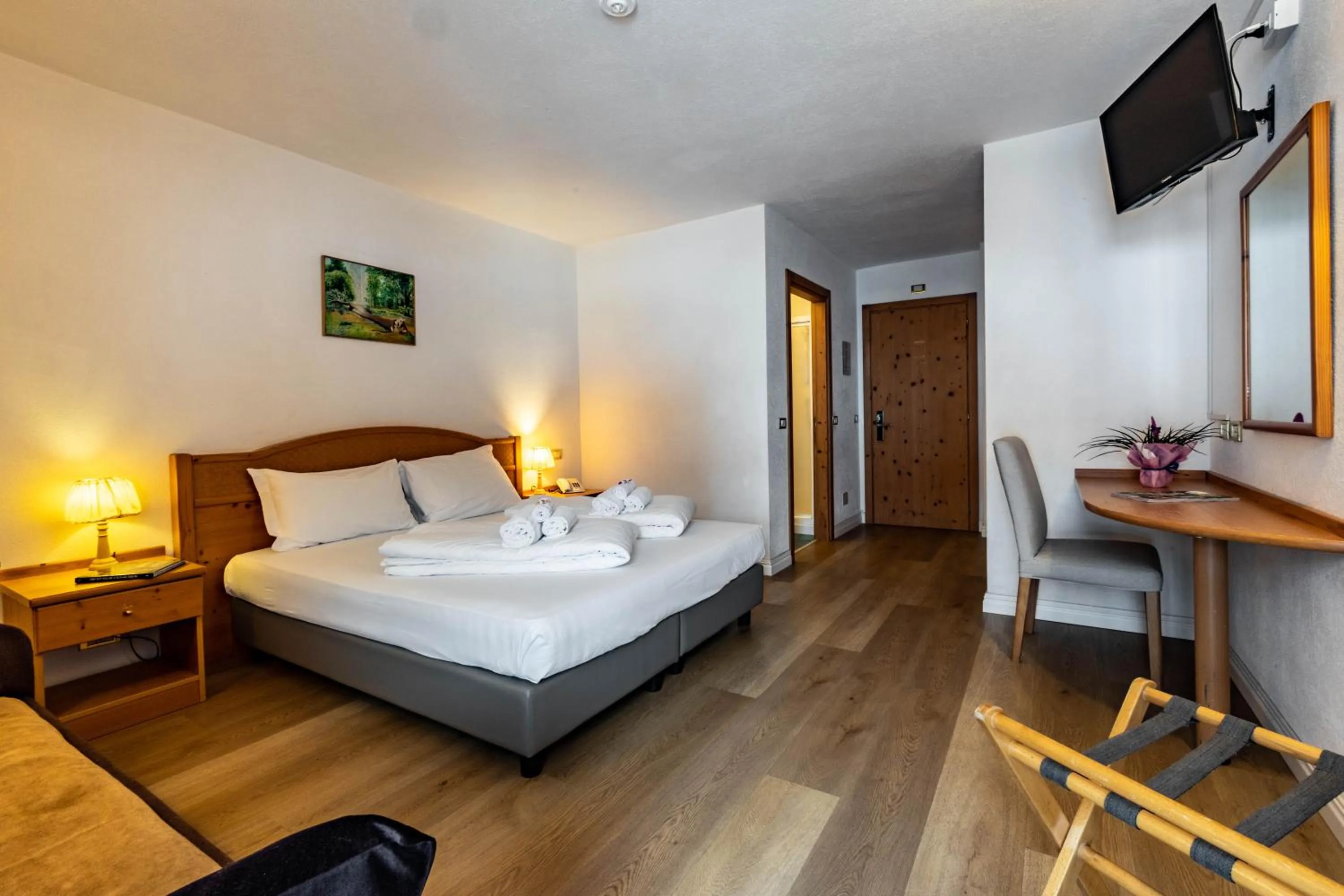 Bedroom, Bed in Hotel Grizzly "Ski-in Ski-out"