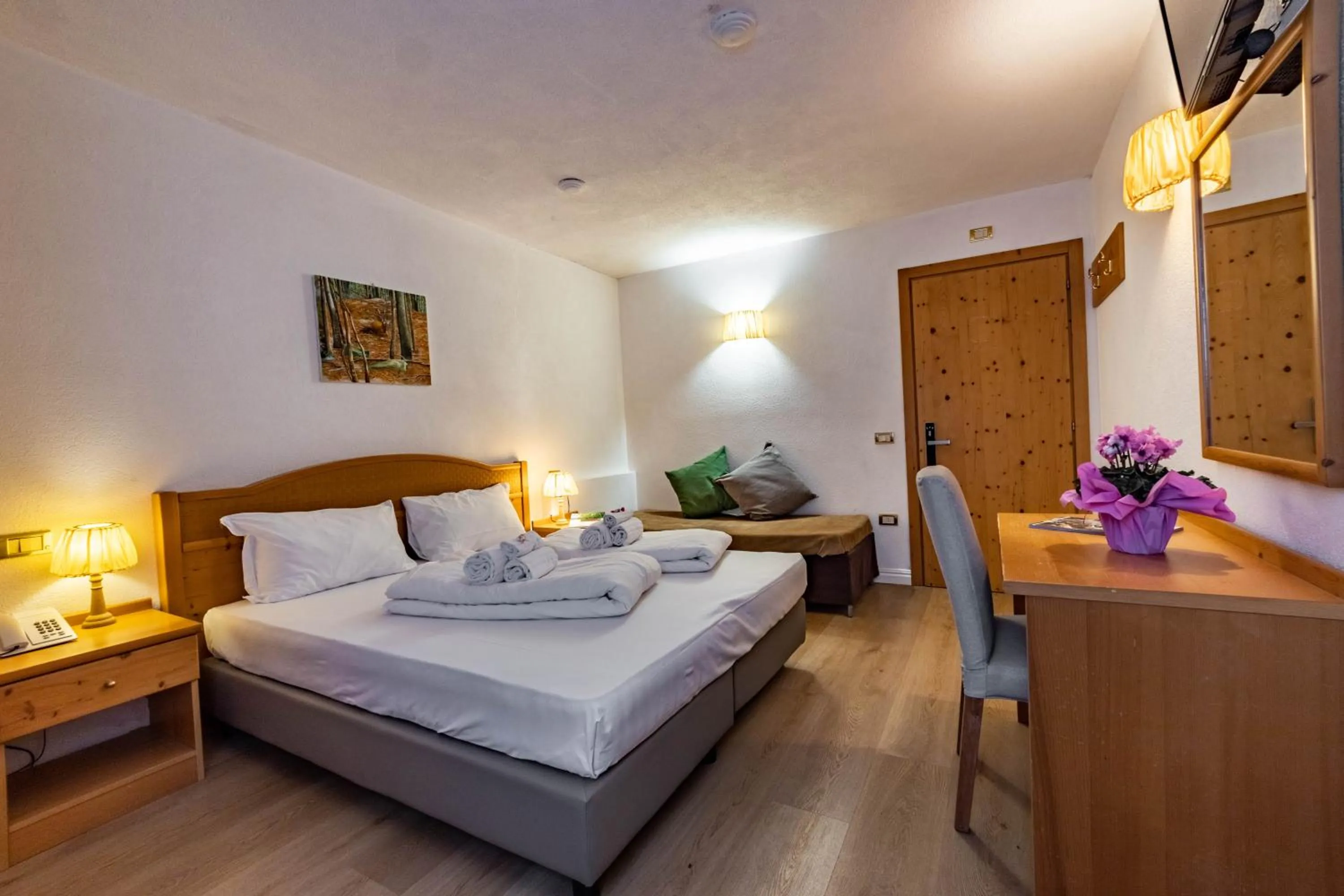 Bedroom, Bed in Hotel Grizzly "Ski-in Ski-out"