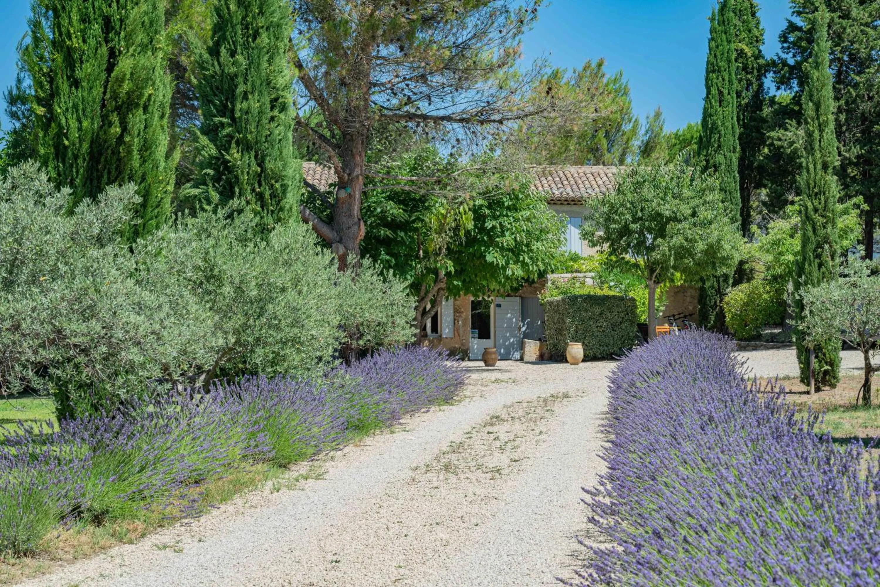 Facade/entrance in Les Chambres du Perussier