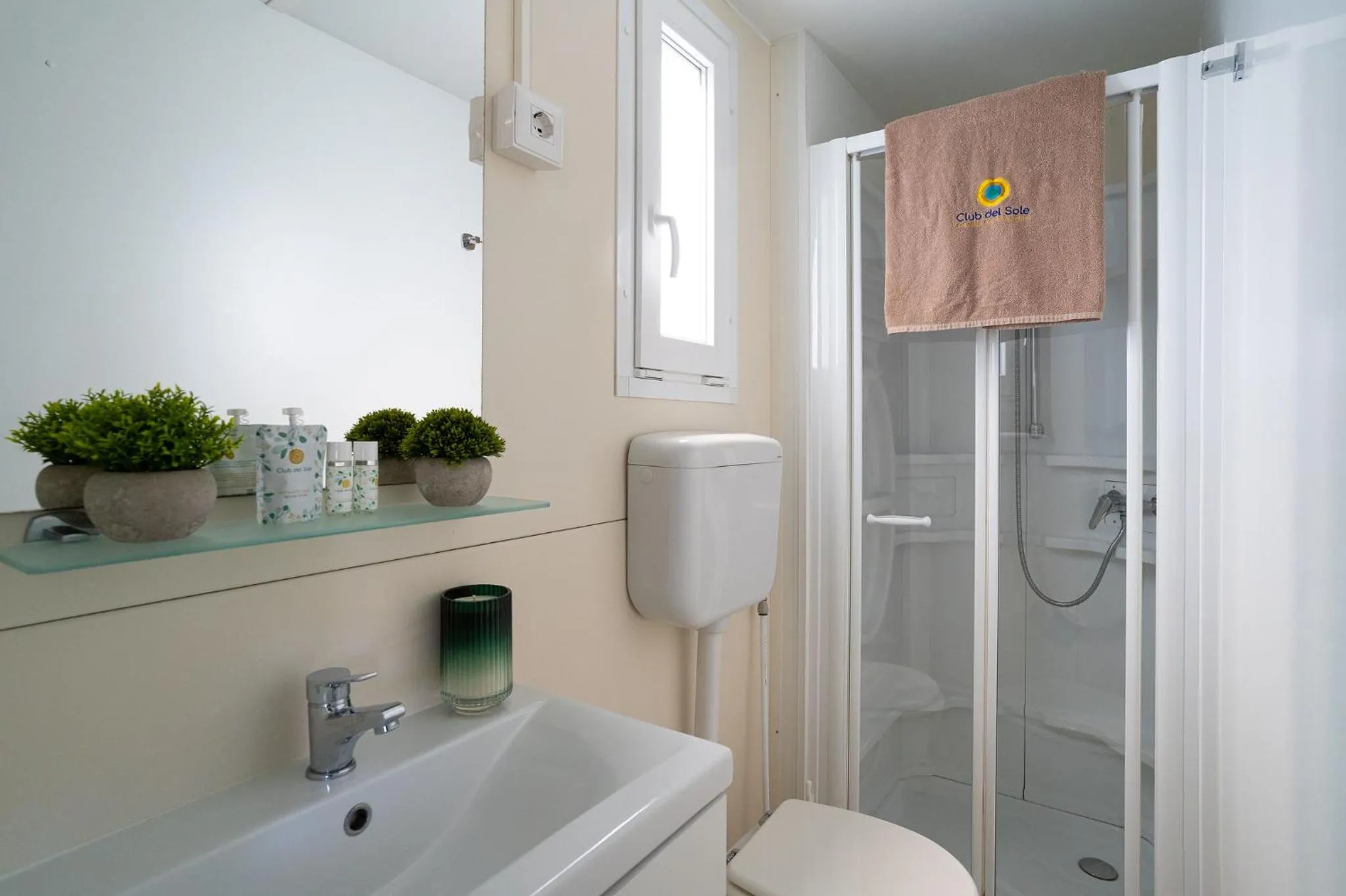 Bathroom in Club del Sole Rimini Family Resort