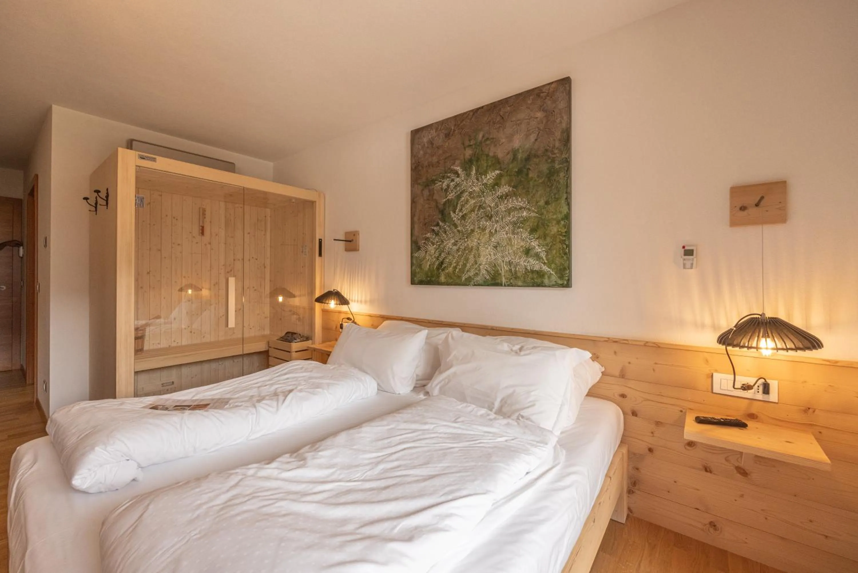 Sauna, Bed in Giallo Dolomiti Wellness