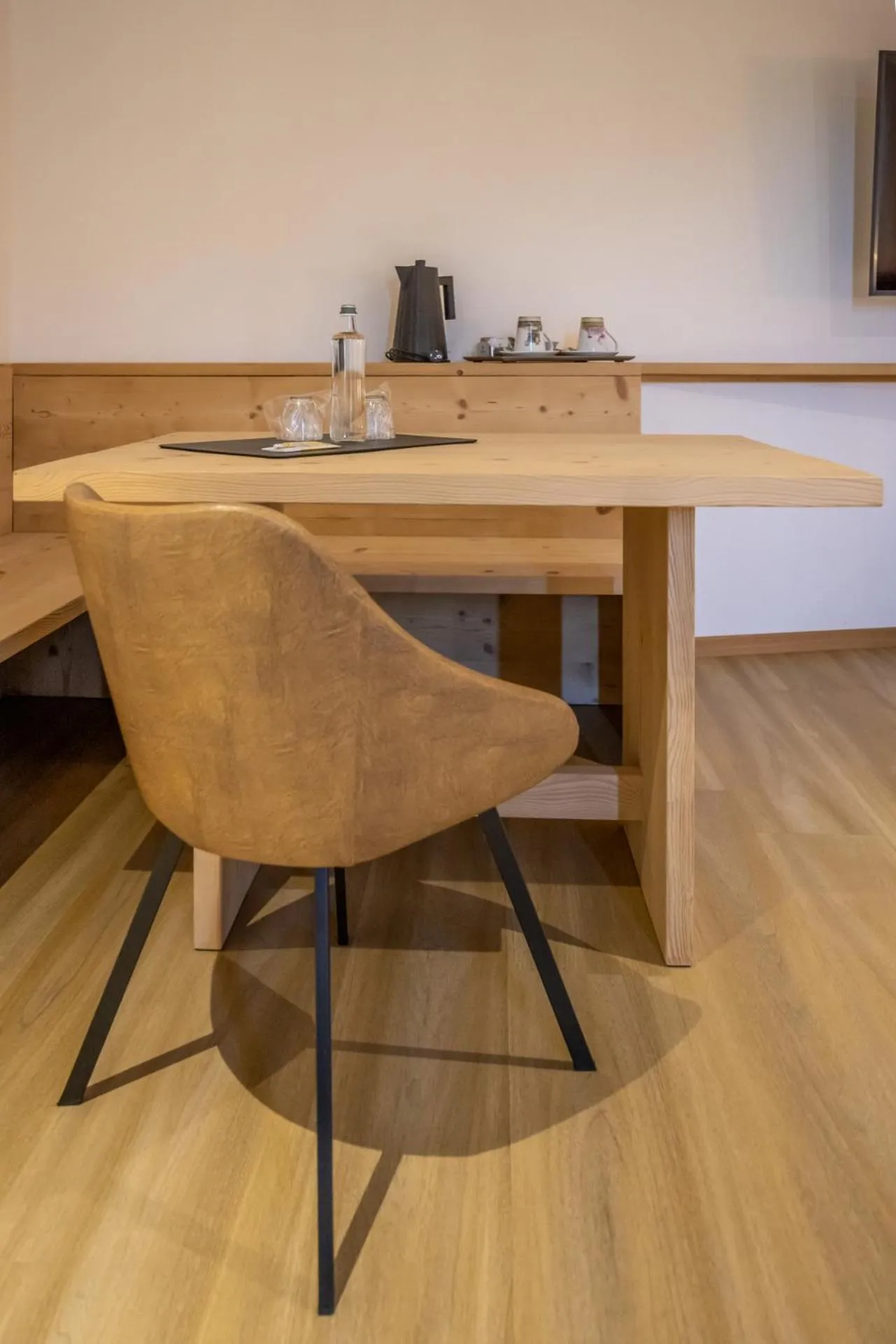 Seating area in Giallo Dolomiti Wellness