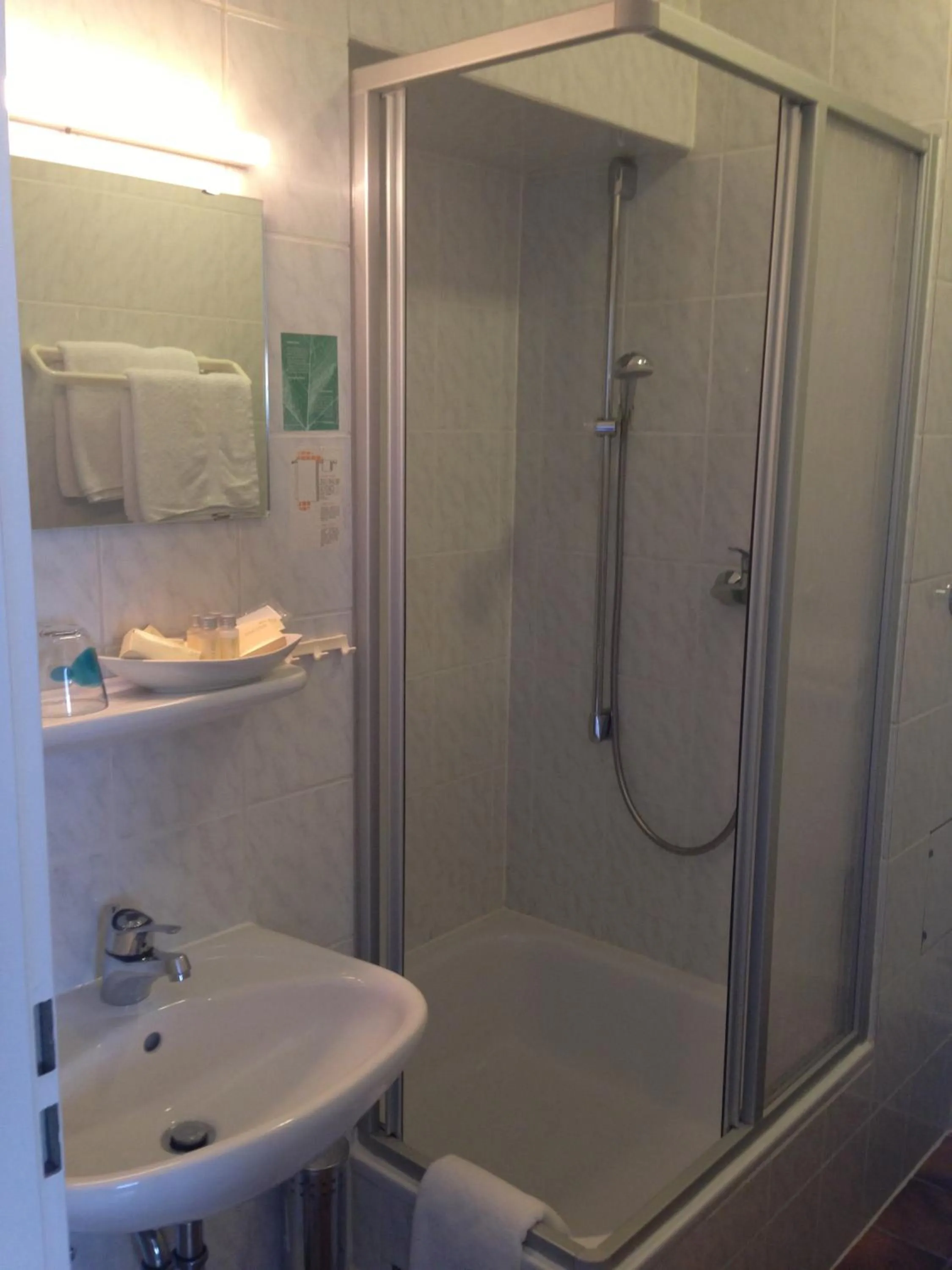 Bathroom in bensons hotel