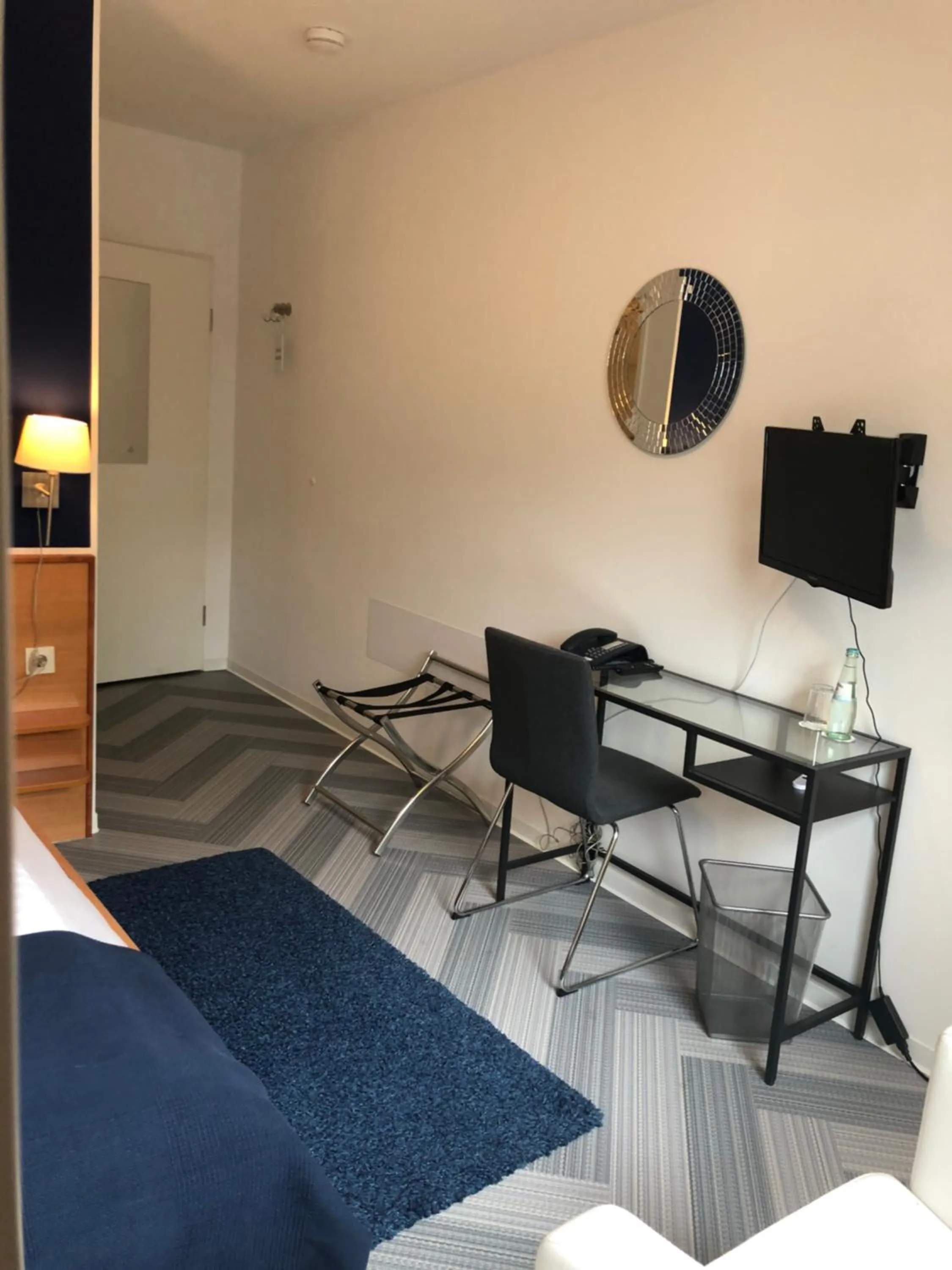 Photo of the whole room, Bed in bensons hotel