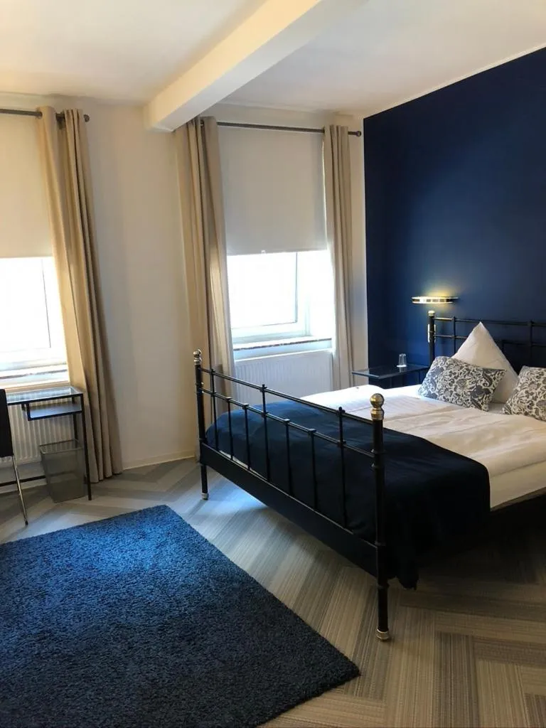 Photo of the whole room, Bed in bensons hotel