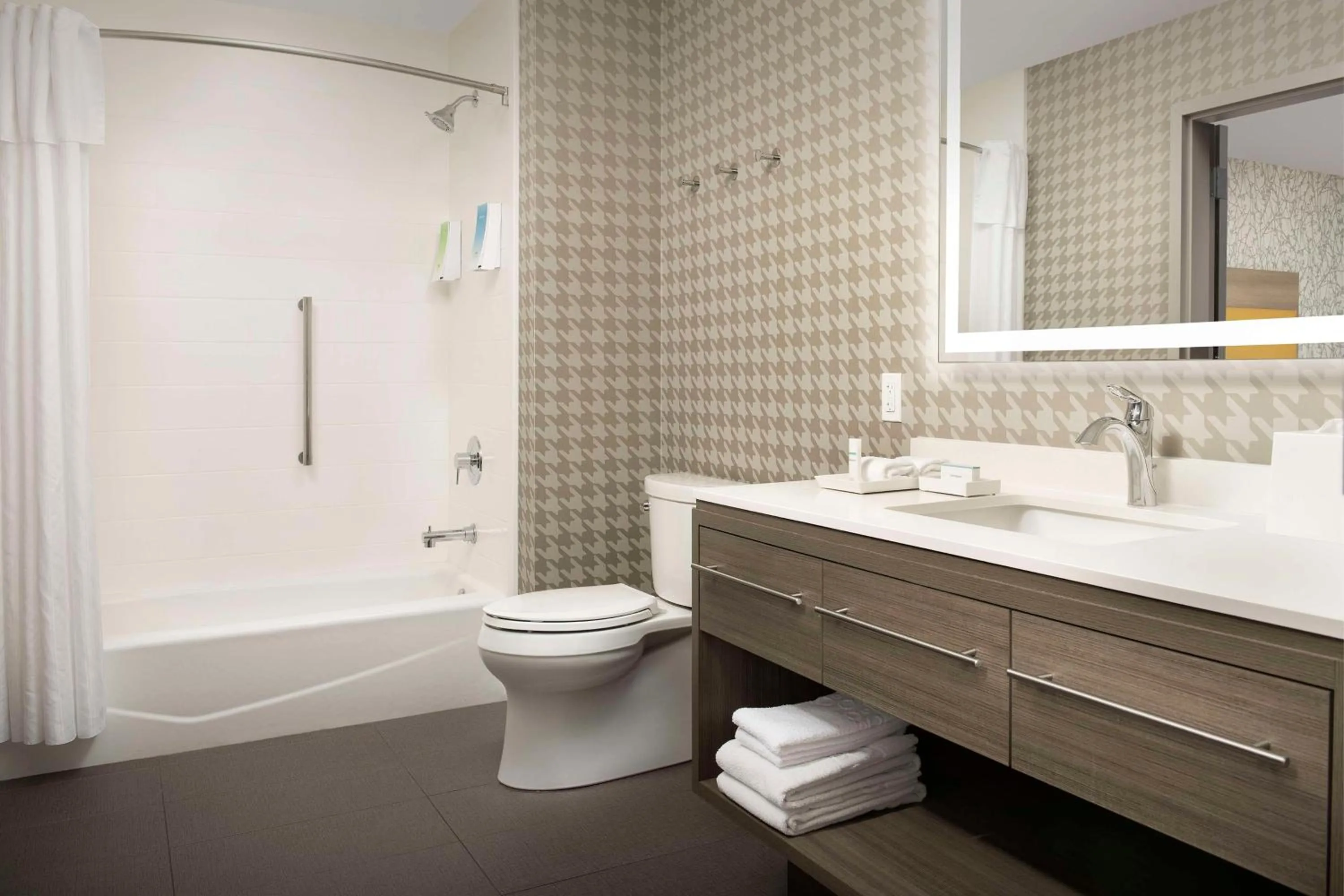 Bathroom in Home2 Suites By Hilton Clovis Fresno Airport