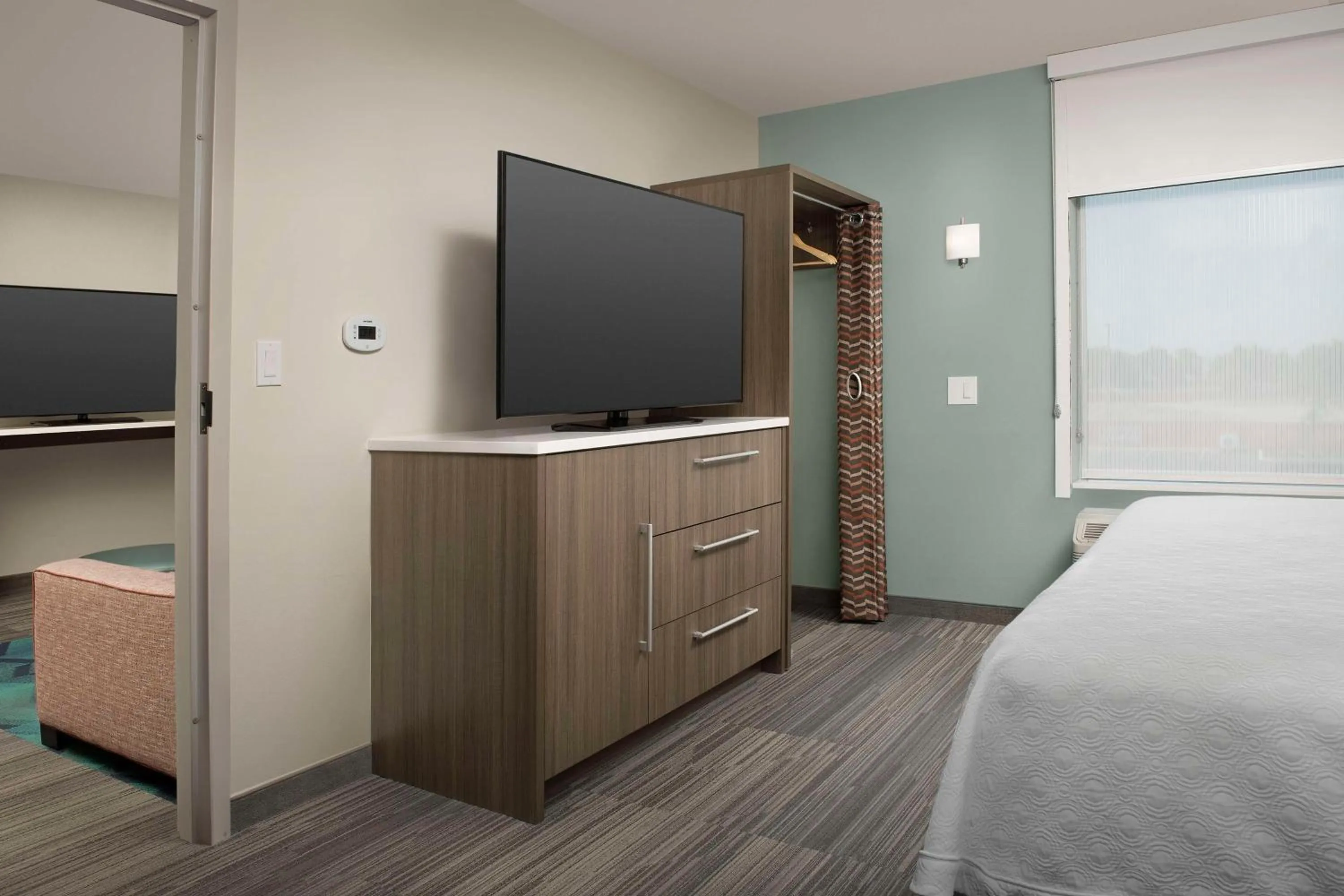 Bedroom, Bed in Home2 Suites By Hilton Clovis Fresno Airport