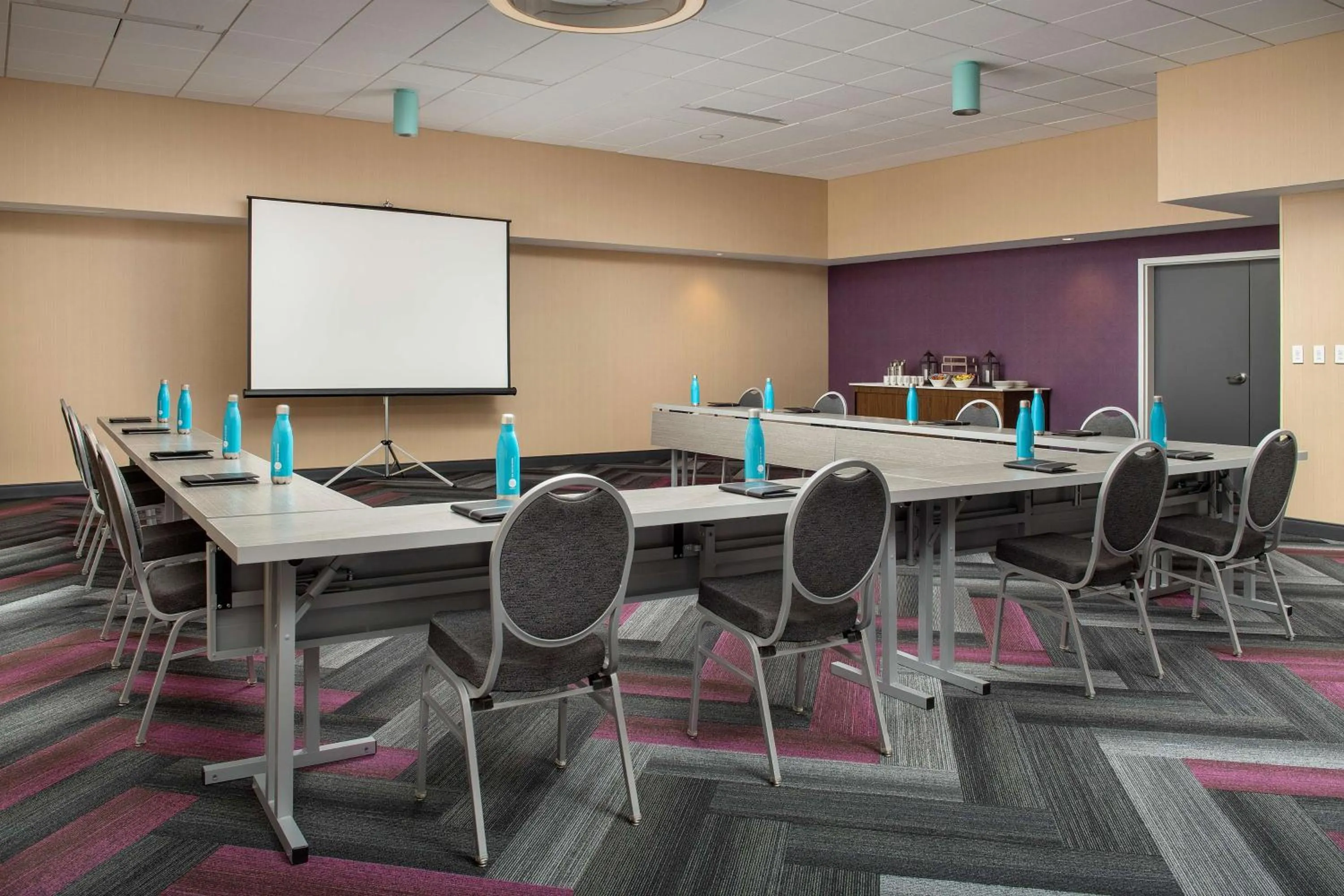 Meeting/conference room in Tru By Hilton Orlando Convention Center