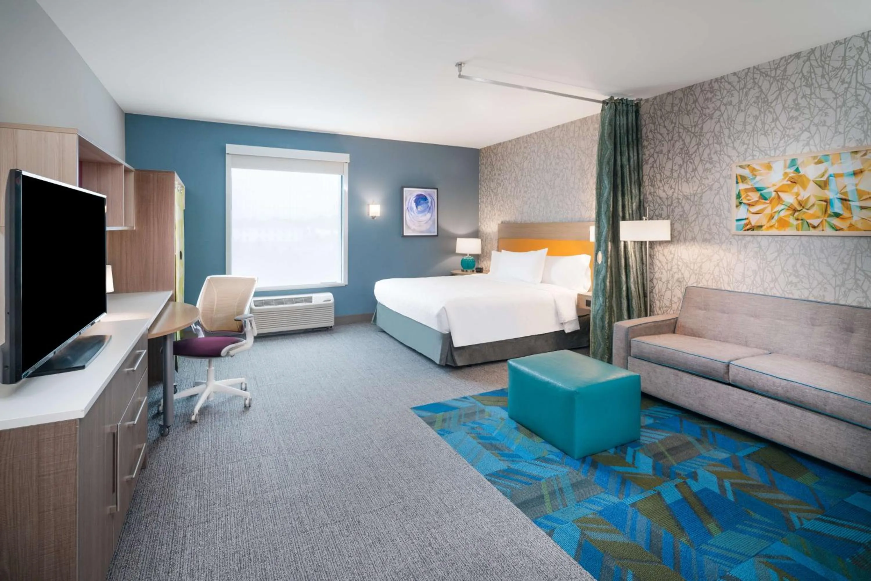 Bedroom, Bed in Home2 Suites By Hilton Brunswick