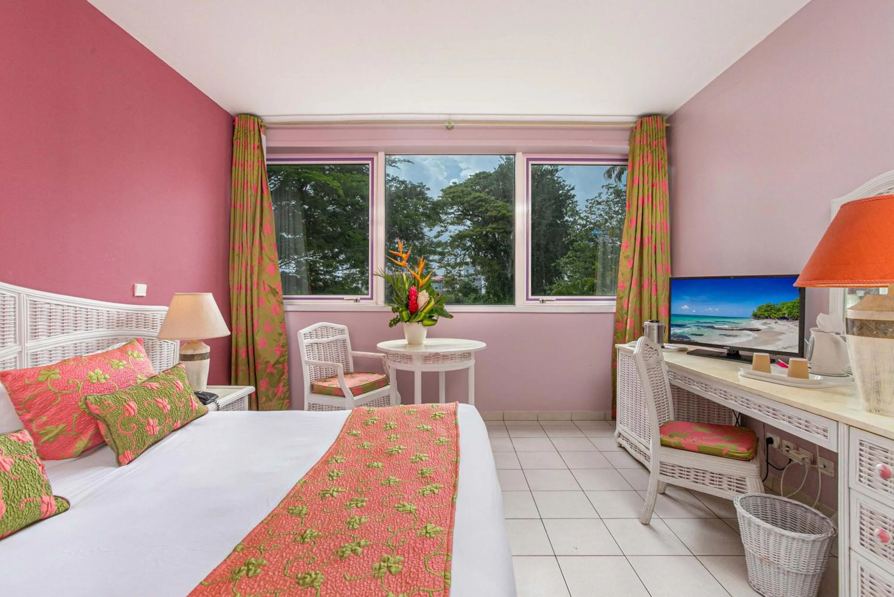 View (from property/room), Bed in Karibea Squash Hôtel