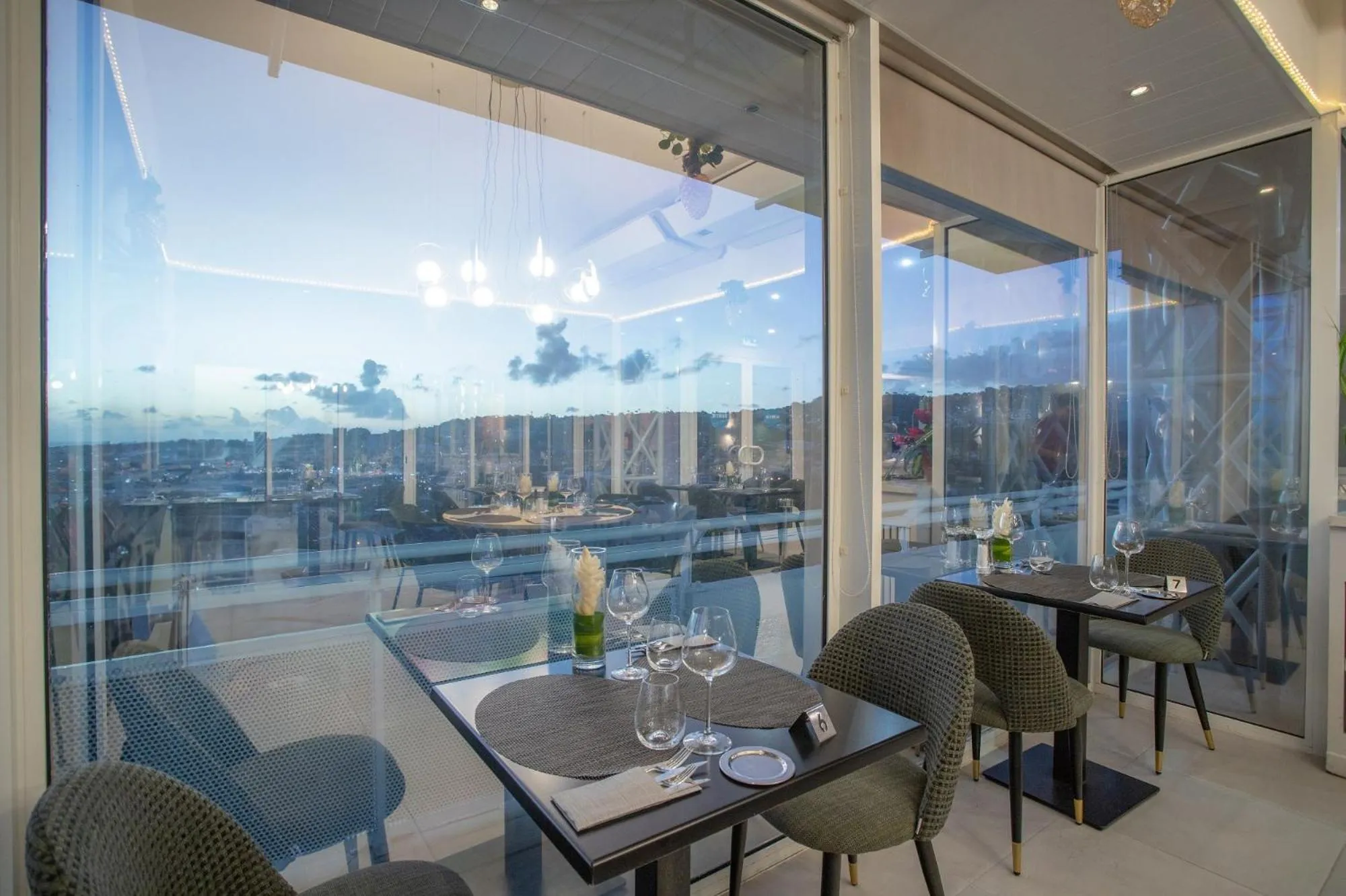 Restaurant/places to eat in Karibea La Valmenière Hôtel