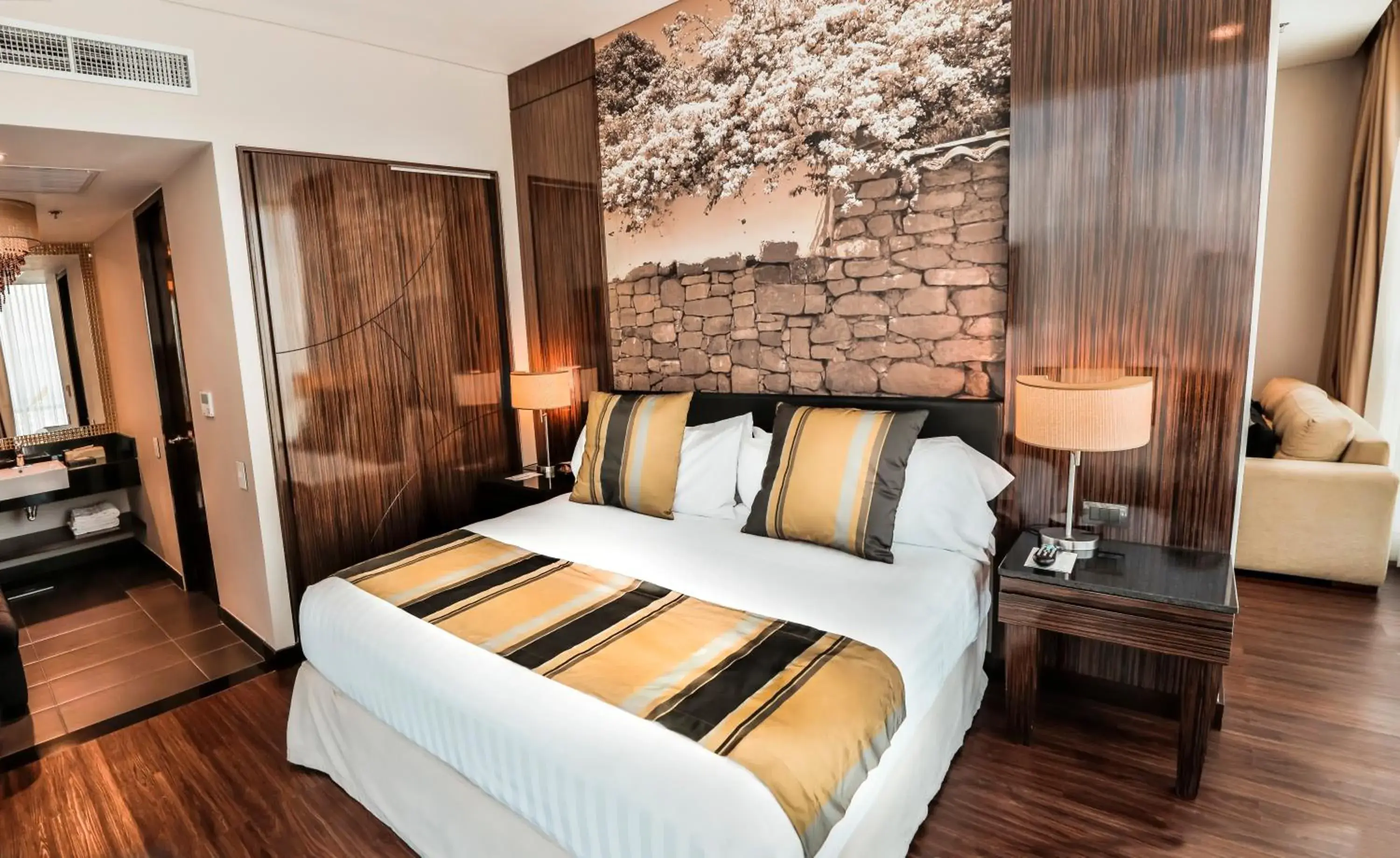 Bedroom, Bed in Holiday Inn Bucaramanga Cacique by IHG Bedroom, Bed in Holiday Inn Bucaramanga Cacique by IHG