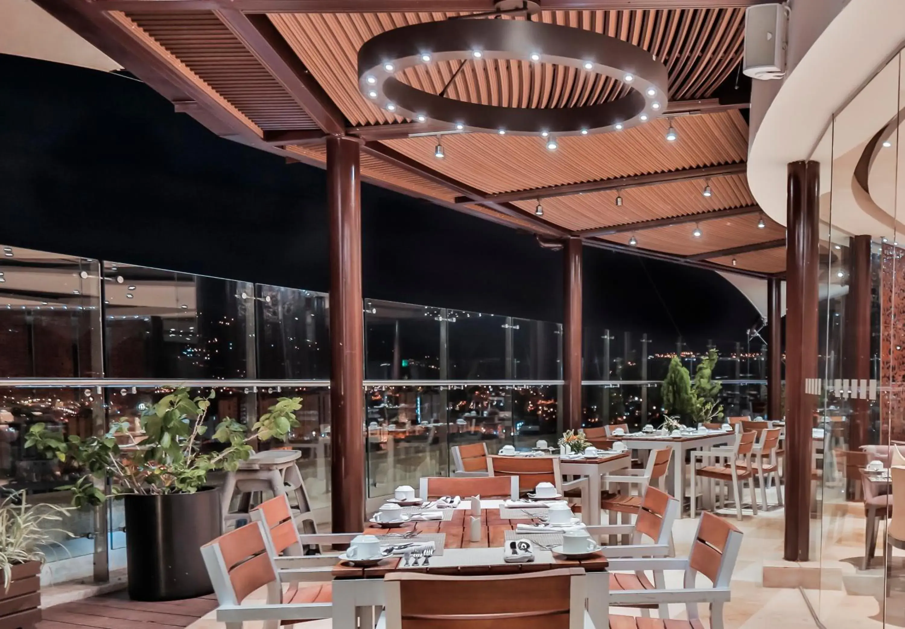 Restaurant/places to eat in Holiday Inn Bucaramanga Cacique by IHG Restaurant/places to eat in Holiday Inn Bucaramanga Cacique by IHG