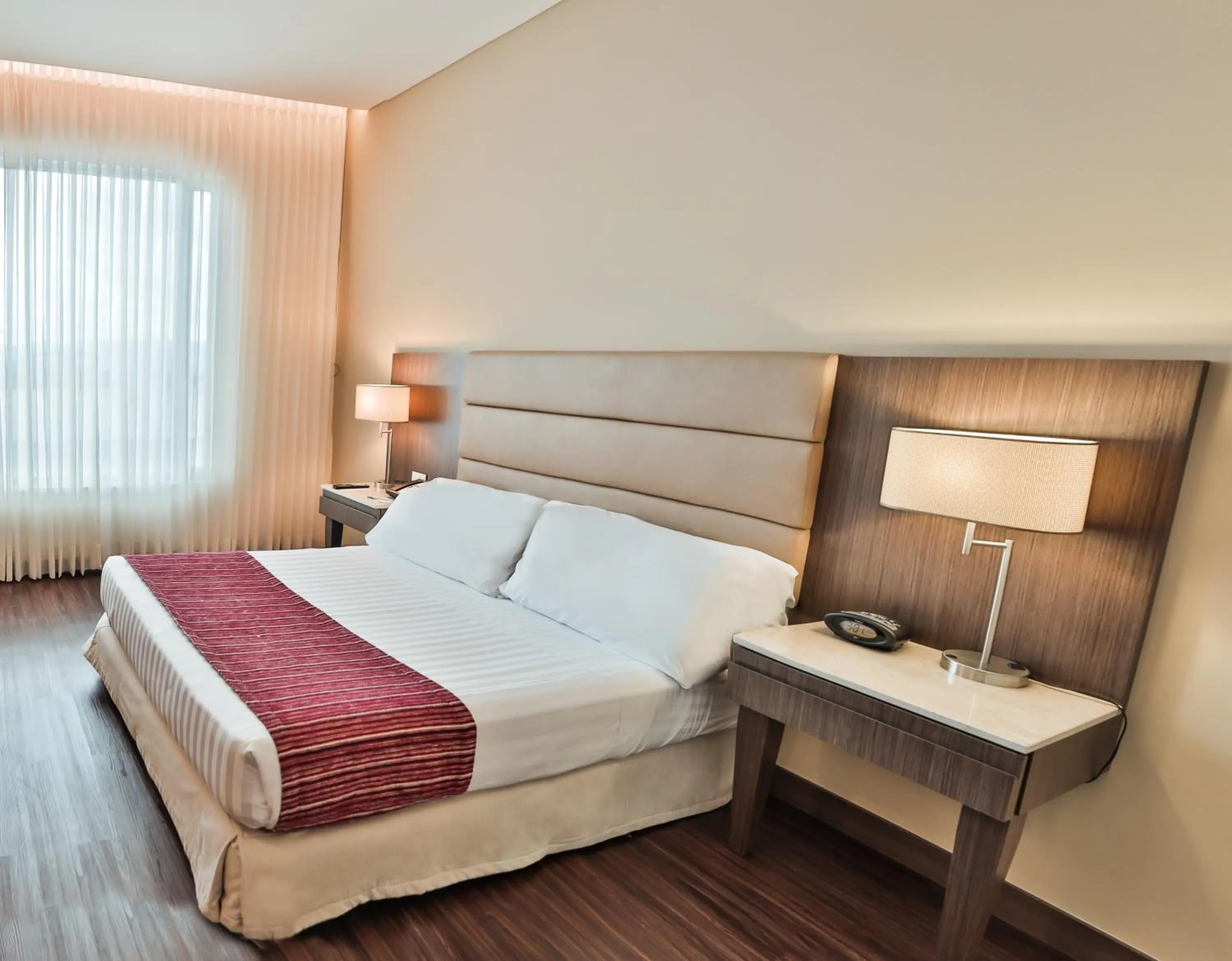 Bed in Holiday Inn Bucaramanga Cacique by IHG