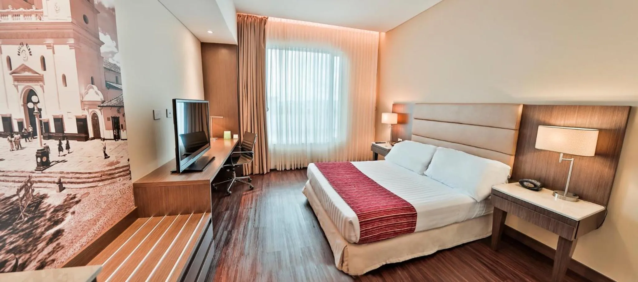 Photo of the whole room, Bed in Holiday Inn Bucaramanga Cacique by IHG