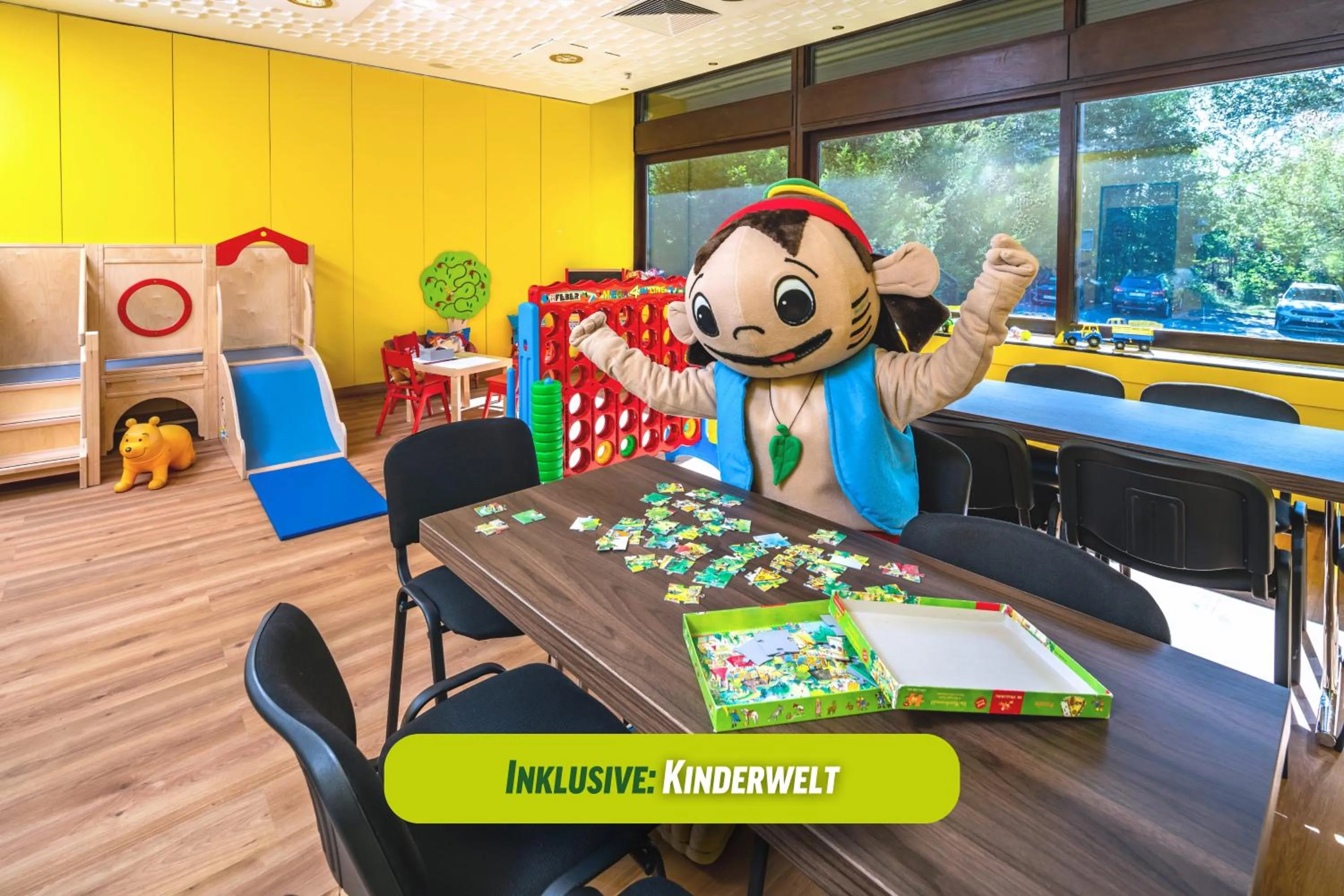 Communal lounge/ TV room in AHORN Harz Hotel Braunlage